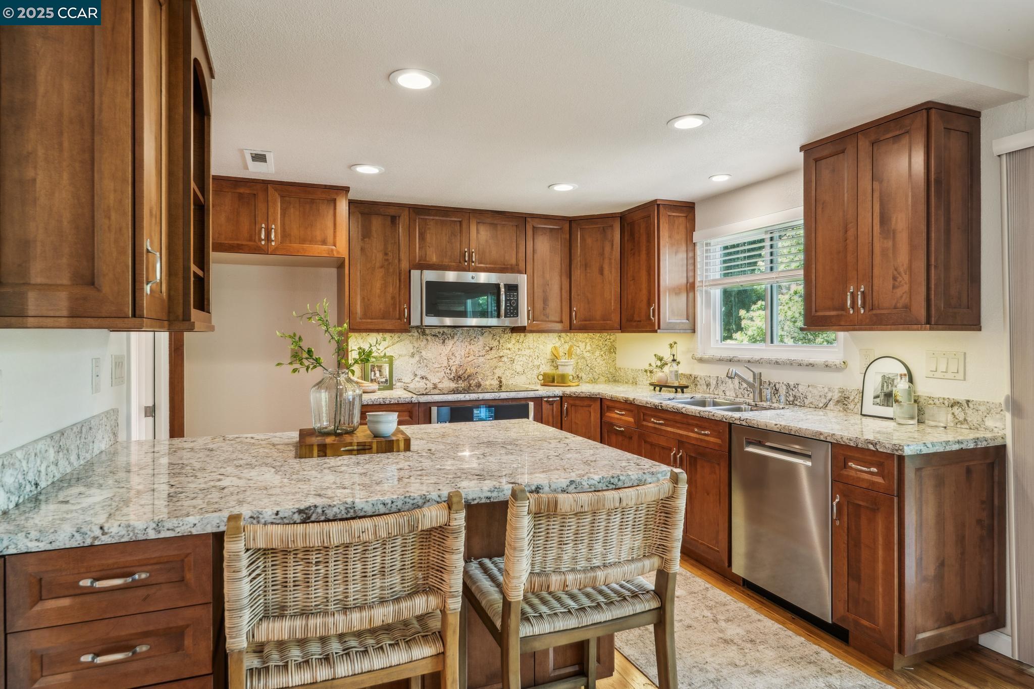 Detail Gallery Image 17 of 45 For 1560 Gilboa Dr, Walnut Creek,  CA 94598 - 3 Beds | 2/1 Baths