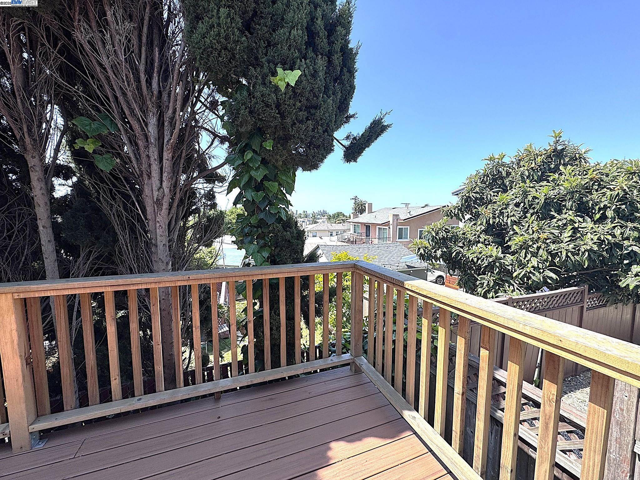 Detail Gallery Image 11 of 15 For 867 Prospect Ave, Oakland,  CA 94610 - 2 Beds | 1 Baths