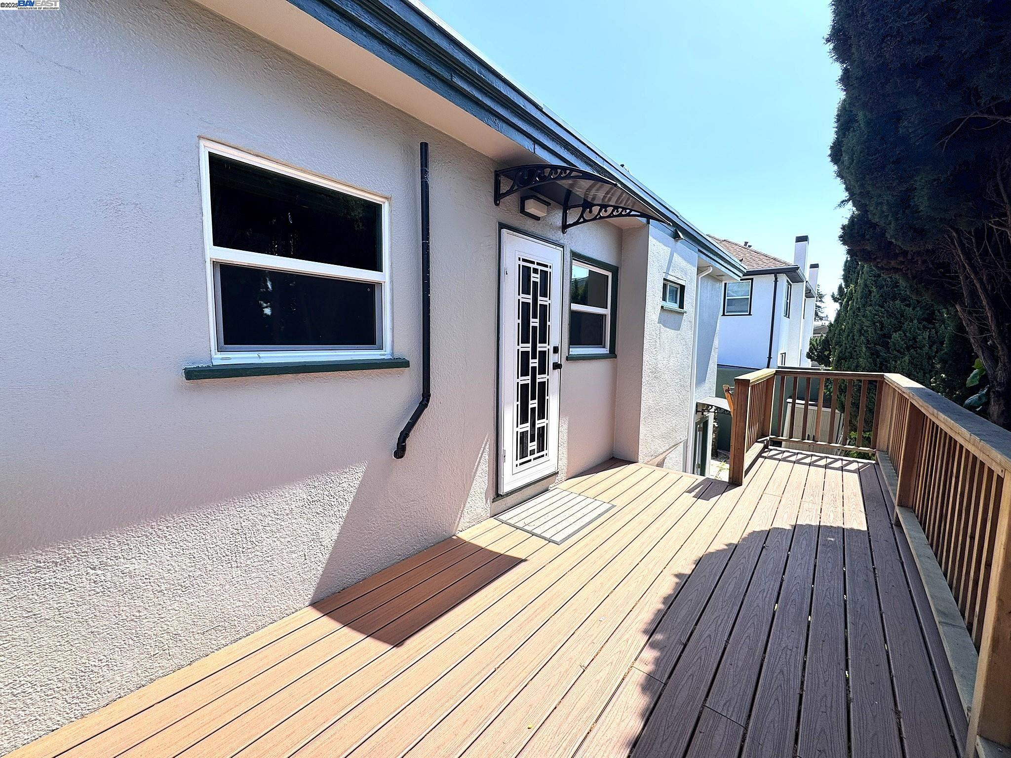 Detail Gallery Image 12 of 15 For 867 Prospect Ave, Oakland,  CA 94610 - 2 Beds | 1 Baths