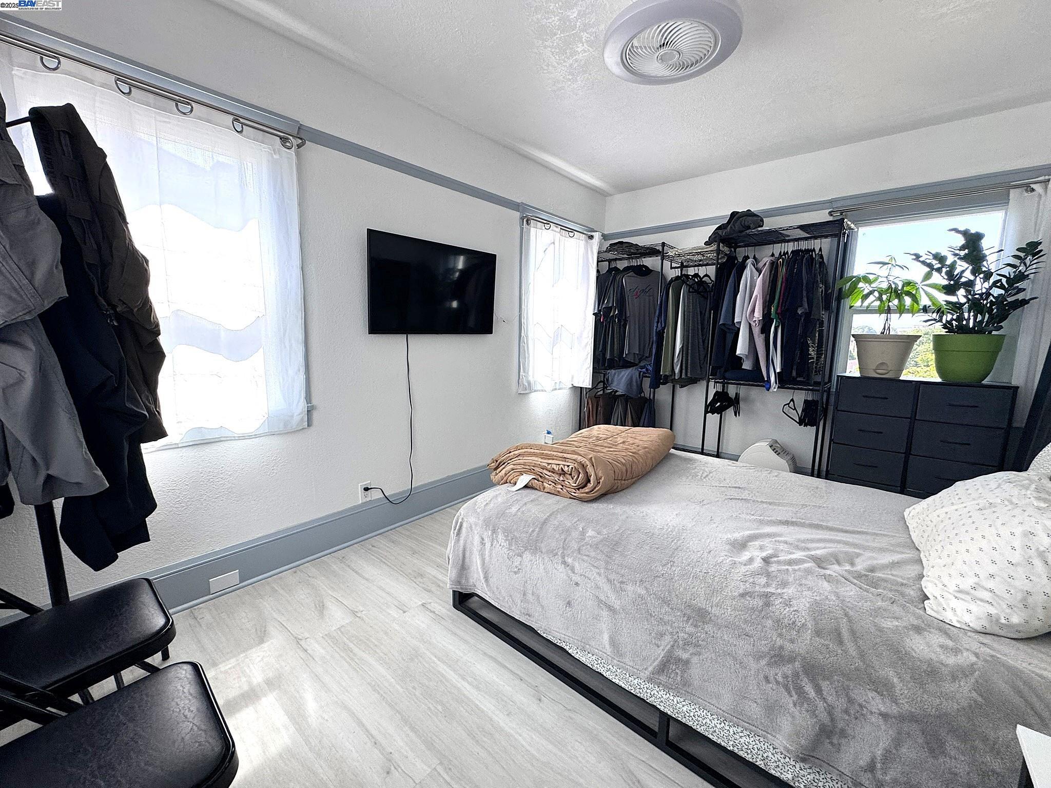 Detail Gallery Image 7 of 15 For 867 Prospect Ave, Oakland,  CA 94610 - 2 Beds | 1 Baths