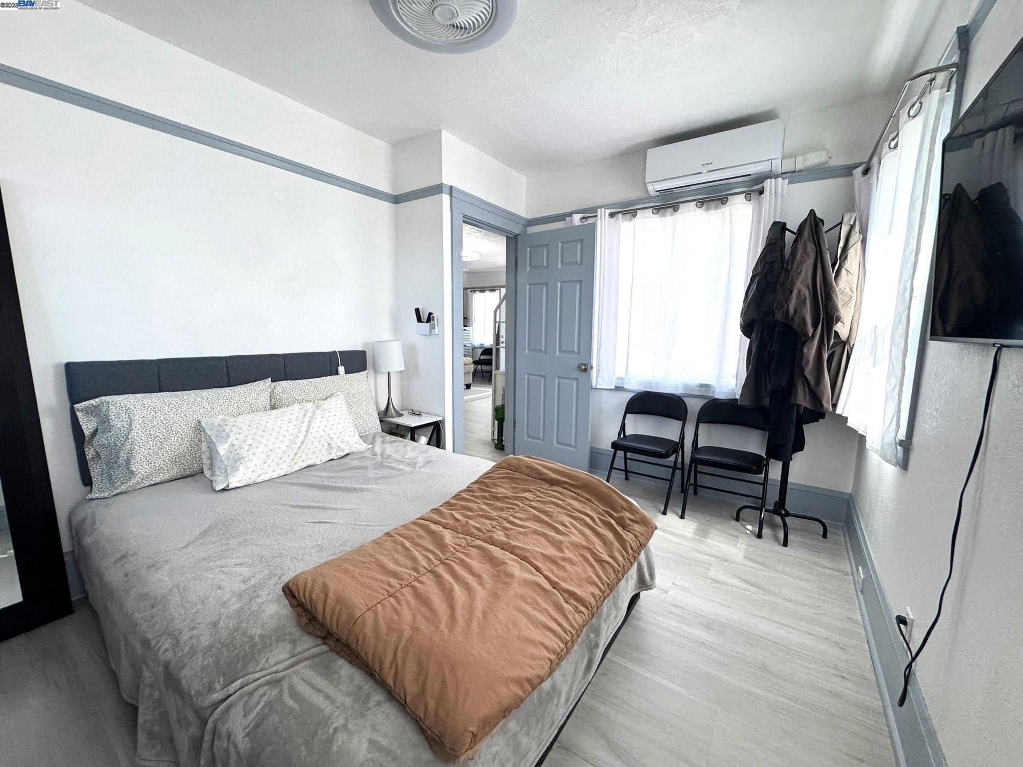 Detail Gallery Image 8 of 15 For 867 Prospect Ave, Oakland,  CA 94610 - 2 Beds | 1 Baths