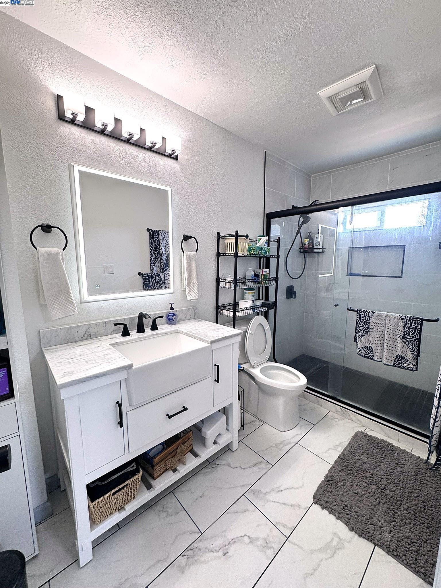Detail Gallery Image 9 of 15 For 867 Prospect Ave, Oakland,  CA 94610 - 2 Beds | 1 Baths