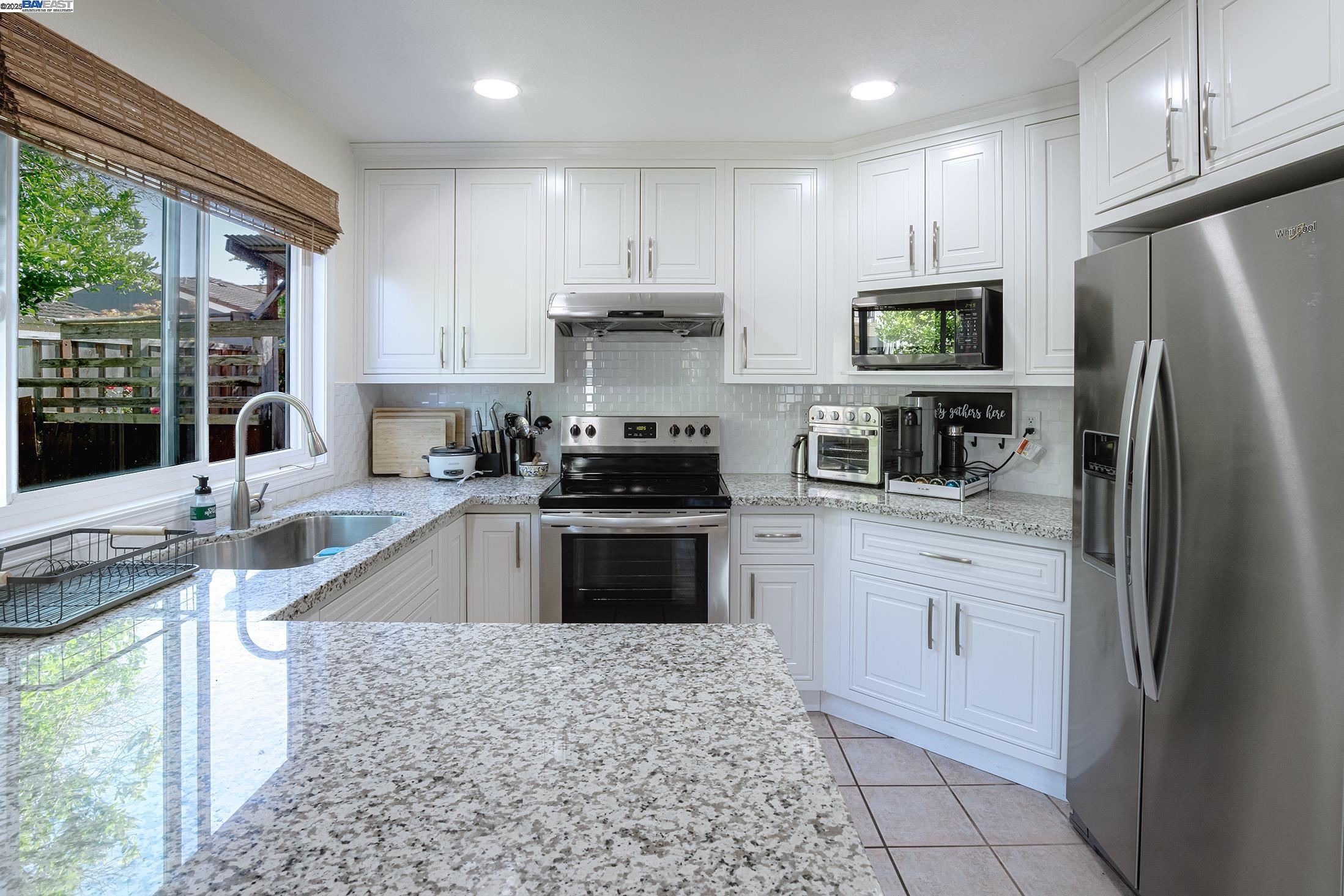 Detail Gallery Image 12 of 35 For 4959 Friar Ave, Fremont,  CA 94555 - 3 Beds | 2 Baths