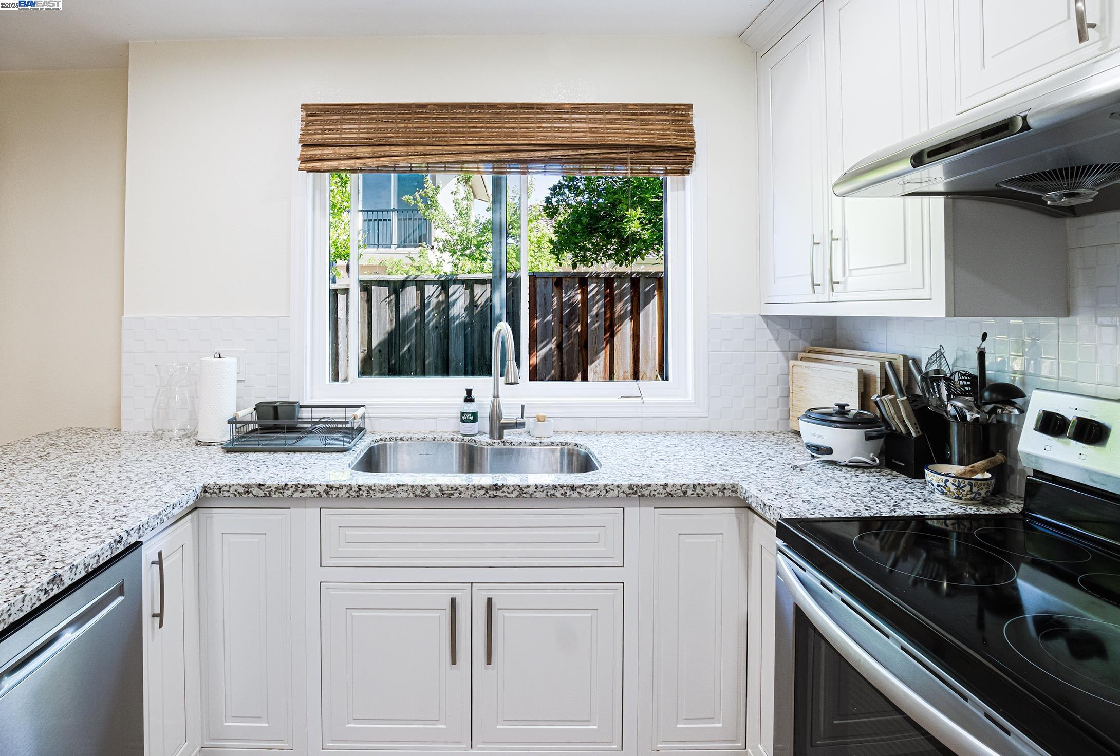 Detail Gallery Image 14 of 35 For 4959 Friar Ave, Fremont,  CA 94555 - 3 Beds | 2 Baths