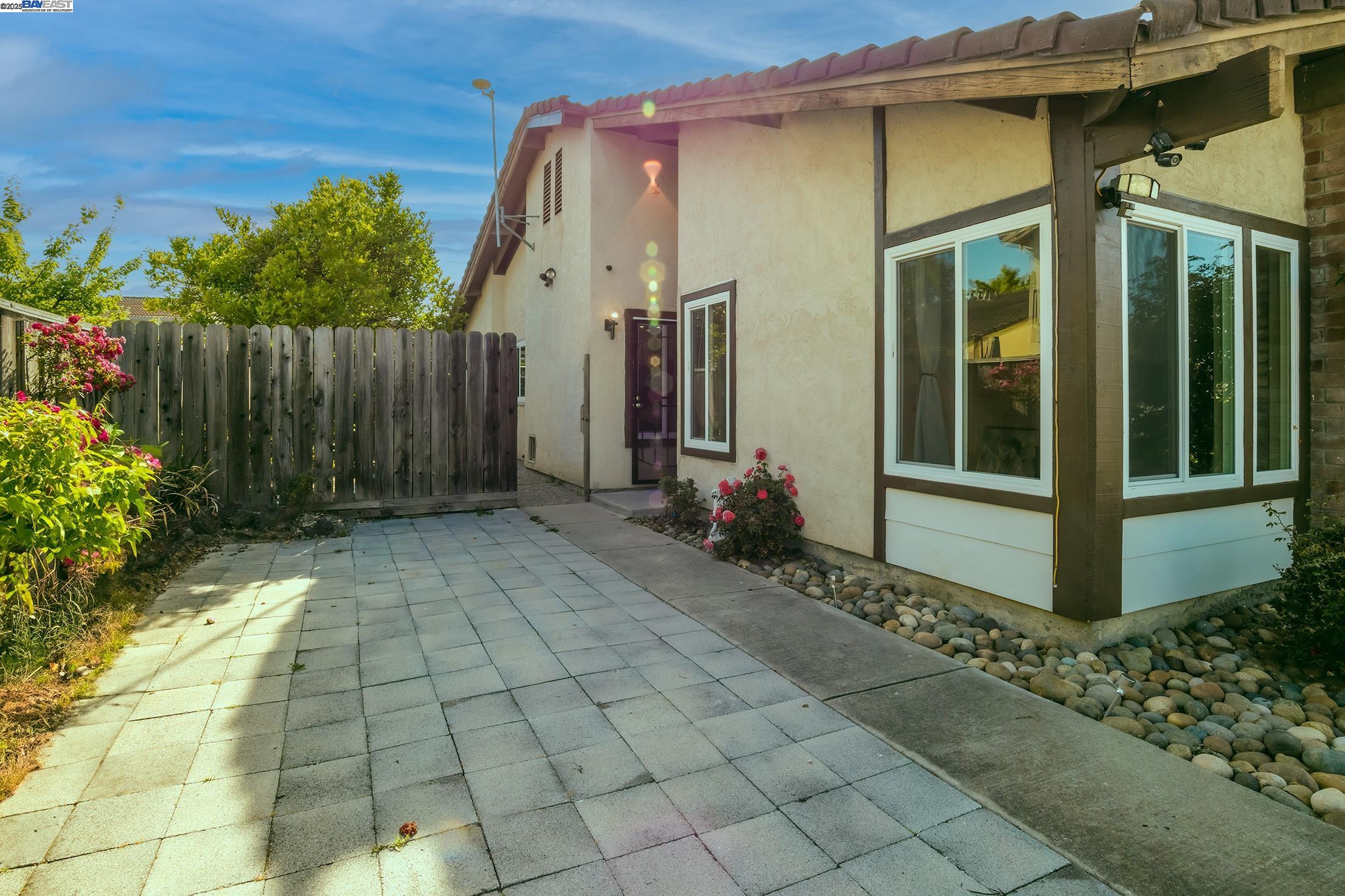 Detail Gallery Image 5 of 35 For 4959 Friar Ave, Fremont,  CA 94555 - 3 Beds | 2 Baths