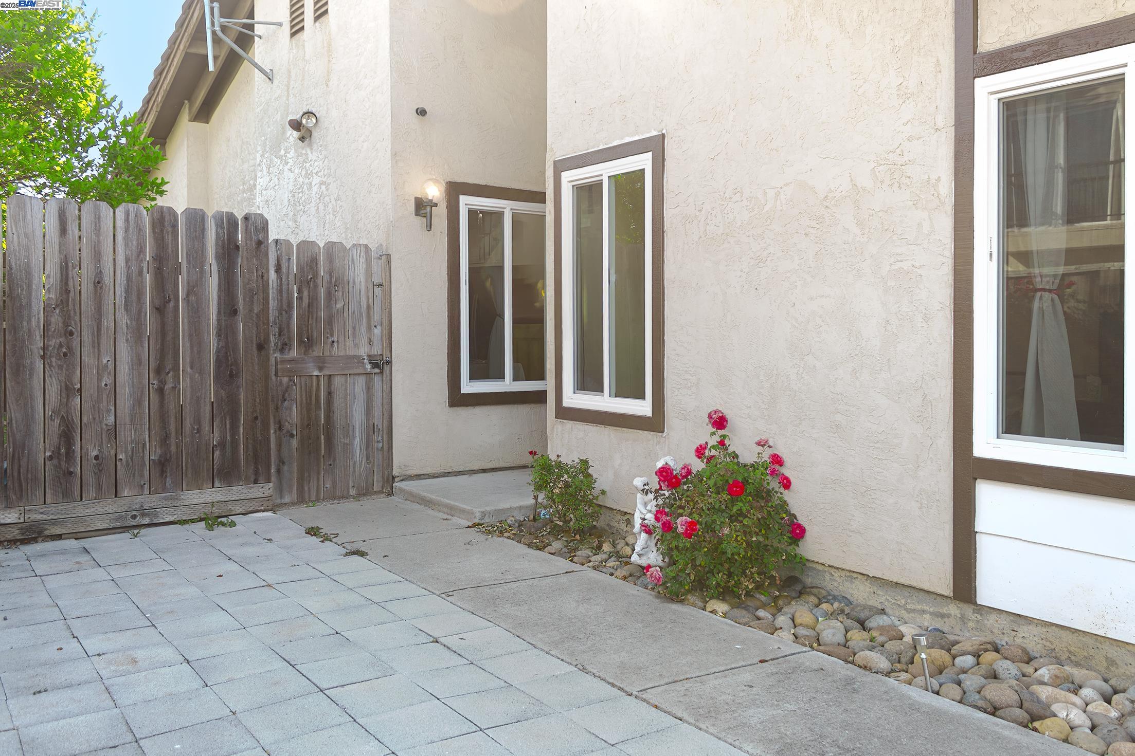 Detail Gallery Image 6 of 35 For 4959 Friar Ave, Fremont,  CA 94555 - 3 Beds | 2 Baths