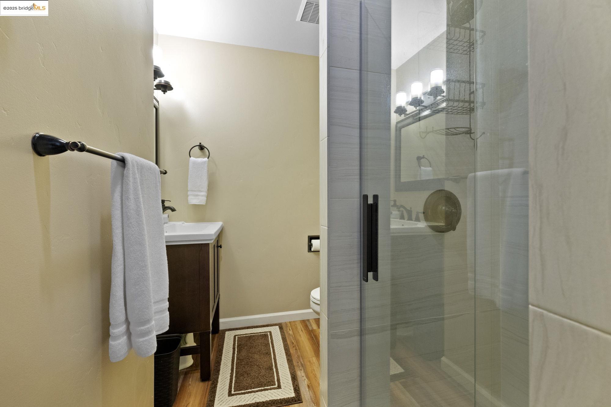 Detail Gallery Image 11 of 39 For 33757 Upper Leland Rd #B,  Pinecrest,  CA 95364 - 3 Beds | 2 Baths