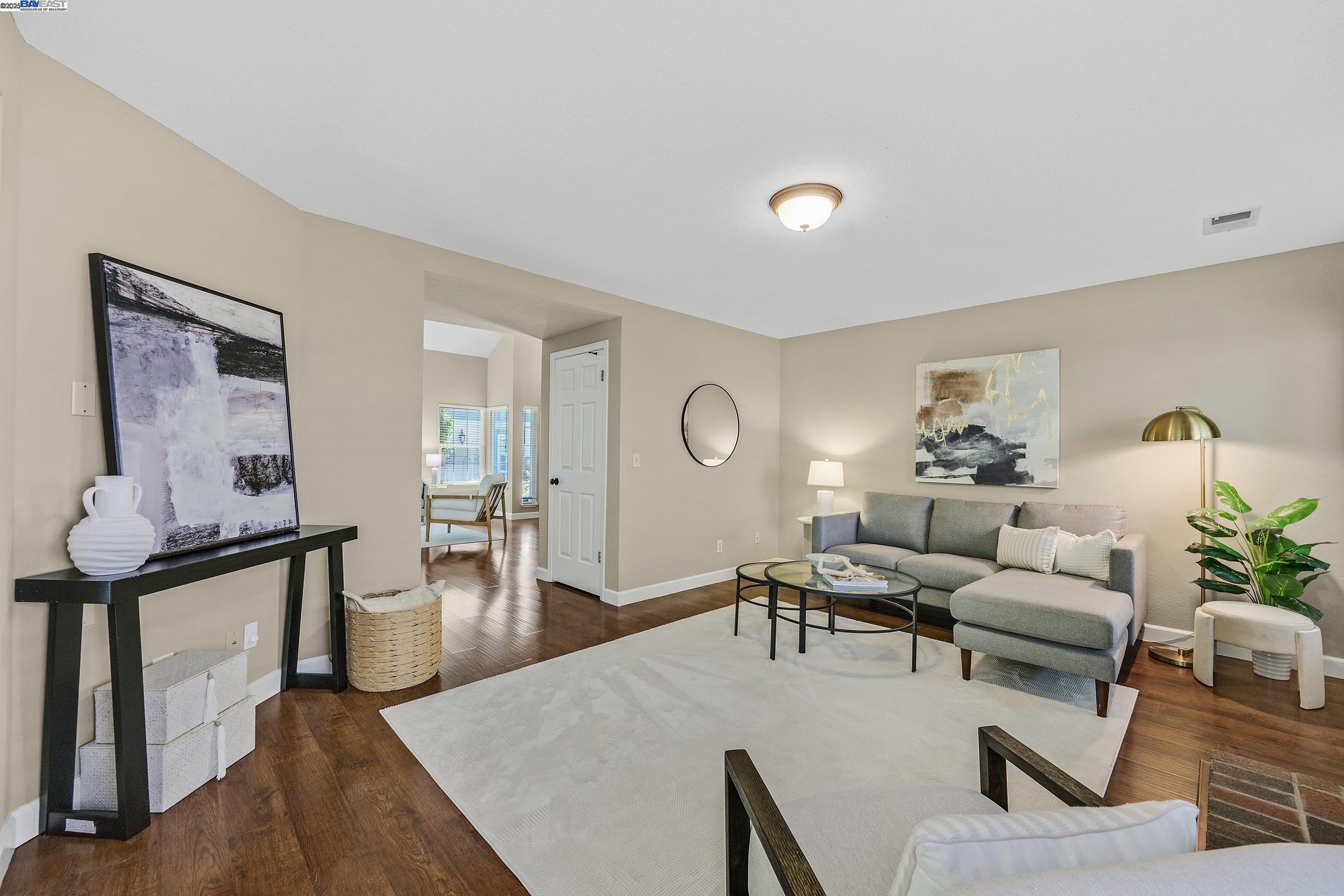 Detail Gallery Image 11 of 40 For 8043 Crossridge Rd, Dublin,  CA 94568 - 4 Beds | 3 Baths