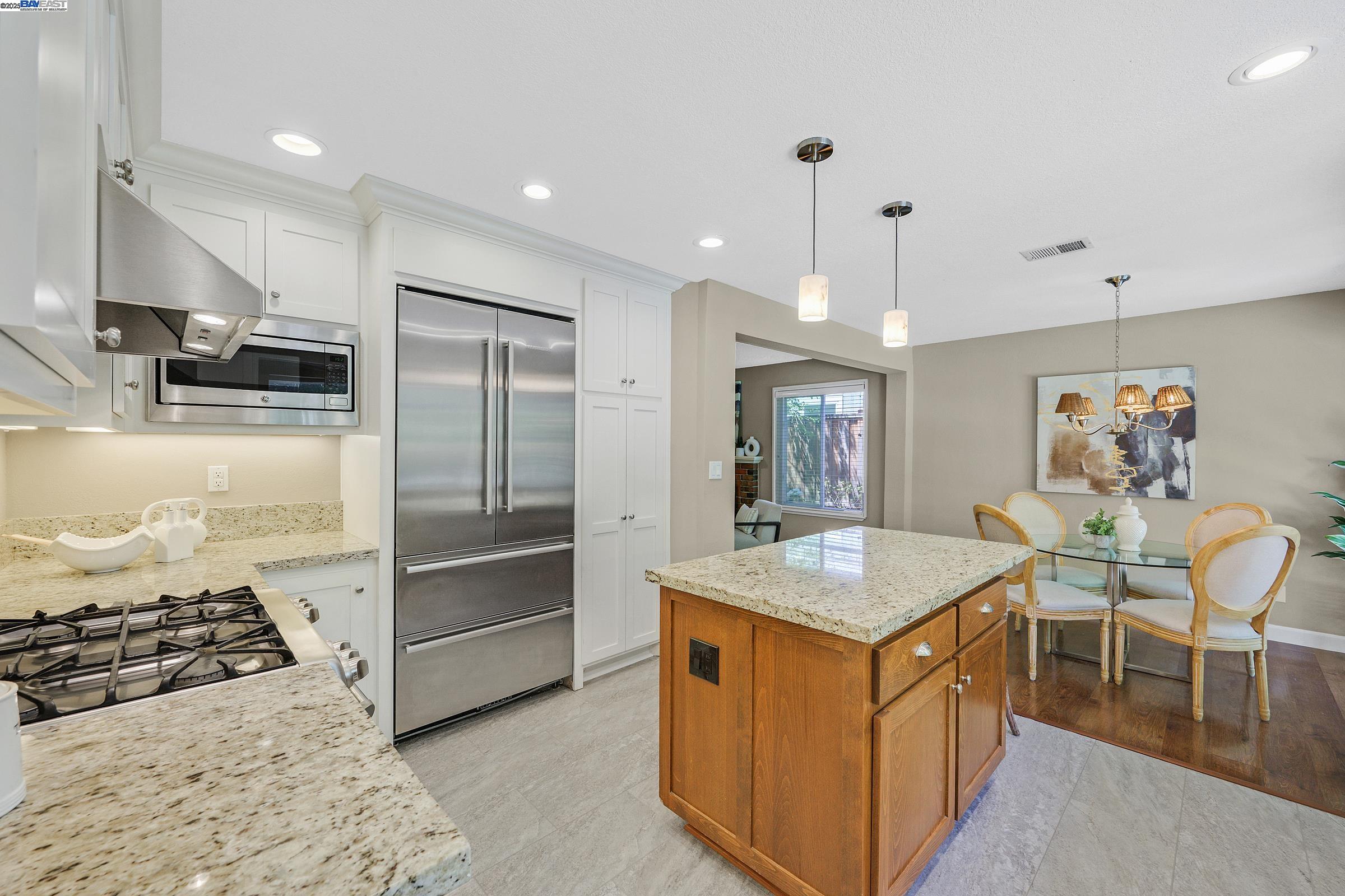 Detail Gallery Image 15 of 40 For 8043 Crossridge Rd, Dublin,  CA 94568 - 4 Beds | 3 Baths