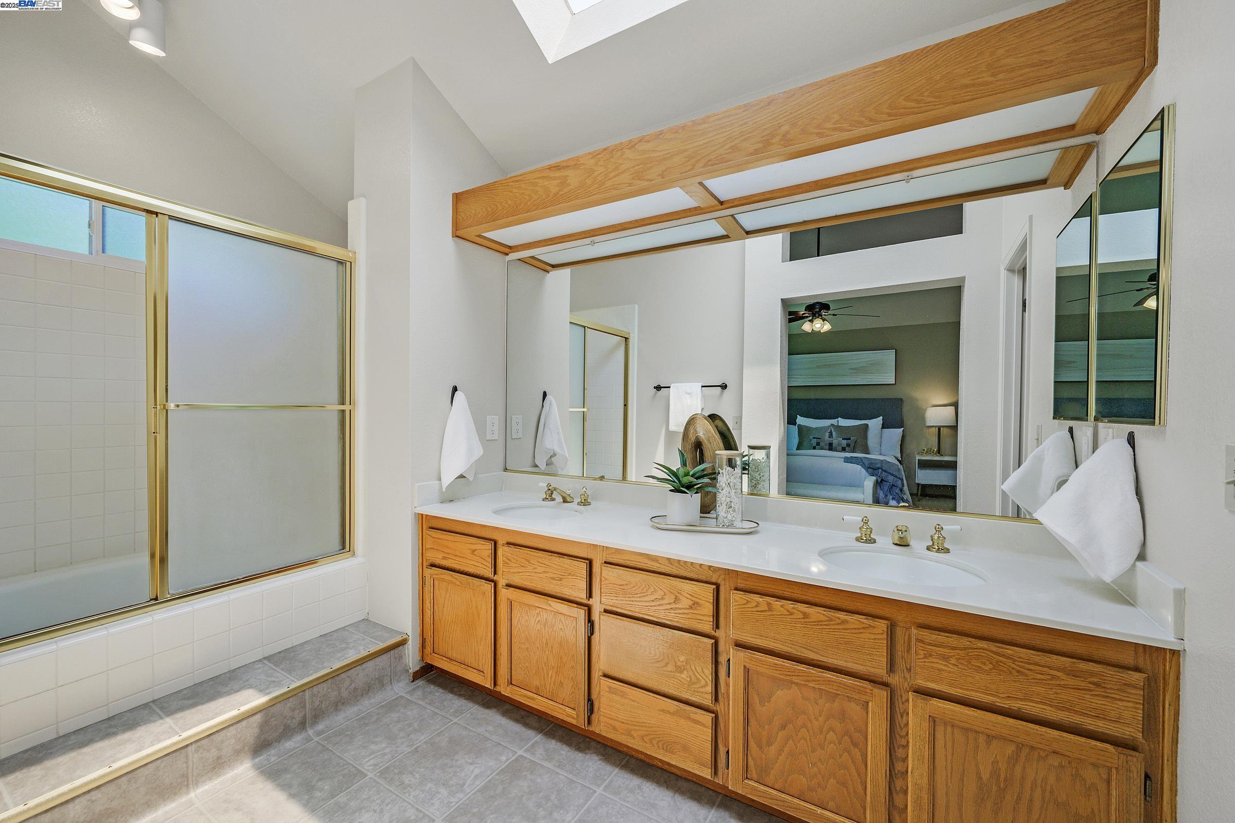 Detail Gallery Image 25 of 40 For 8043 Crossridge Rd, Dublin,  CA 94568 - 4 Beds | 3 Baths