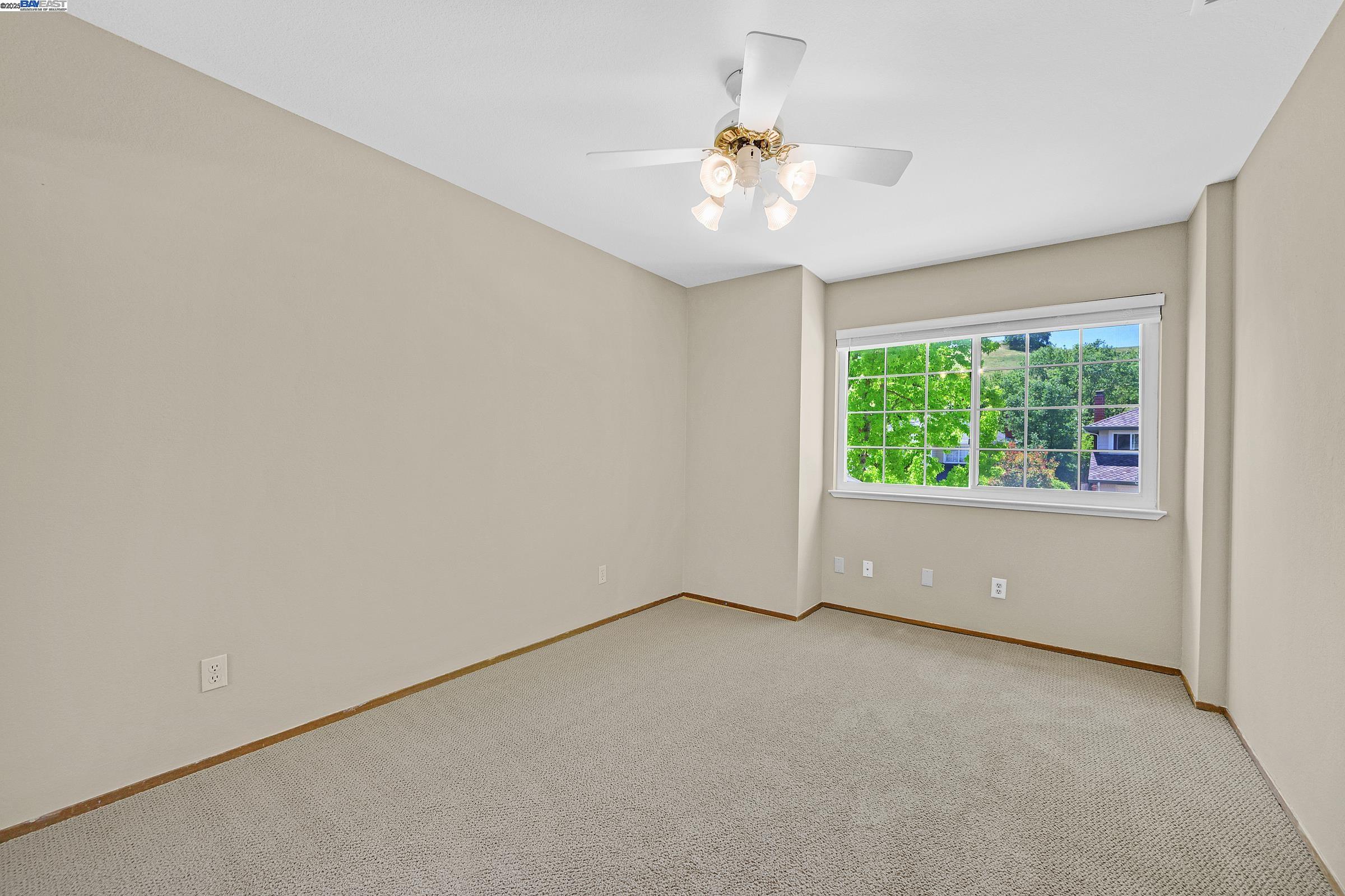 Detail Gallery Image 31 of 40 For 8043 Crossridge Rd, Dublin,  CA 94568 - 4 Beds | 3 Baths