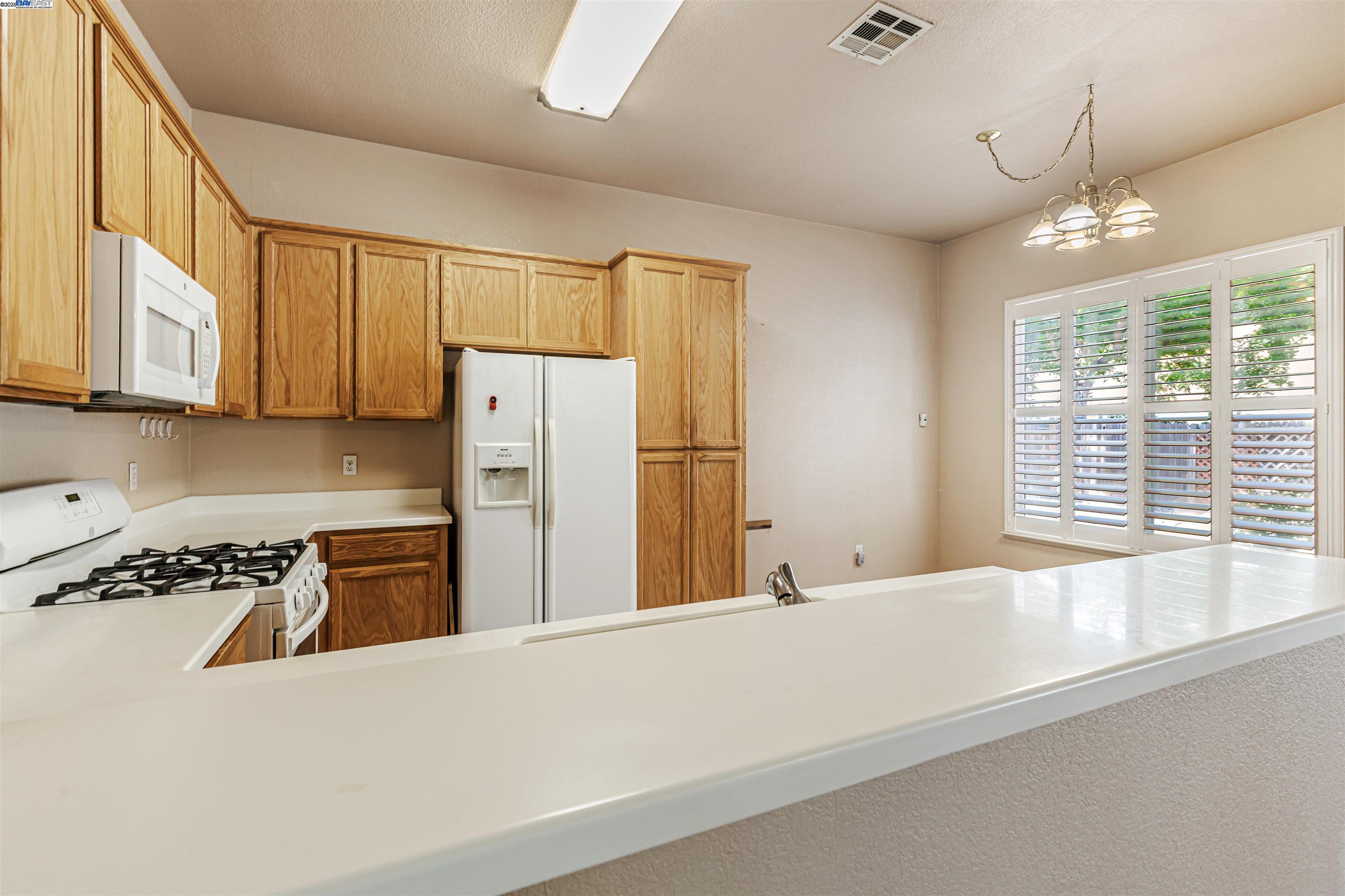 Detail Gallery Image 8 of 26 For 3347 Mcvie Dr, Stockton,  CA 95212 - 3 Beds | 2 Baths