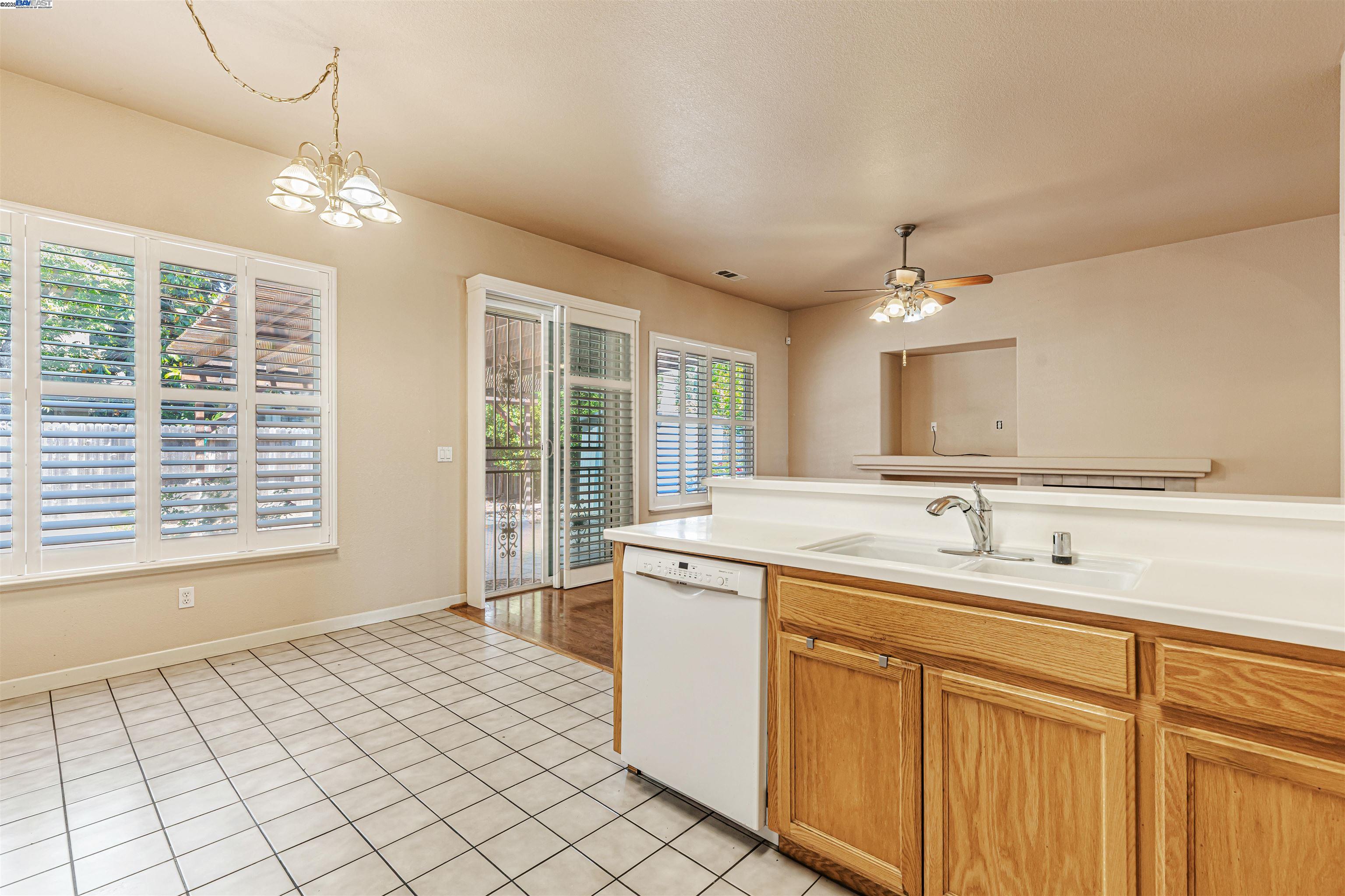 Detail Gallery Image 10 of 26 For 3347 Mcvie Dr, Stockton,  CA 95212 - 3 Beds | 2 Baths