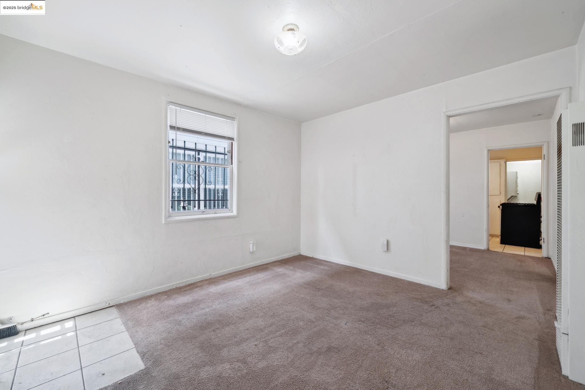 Detail Gallery Image 33 of 41 For 1408 E 15th St, Oakland,  CA 94606 - 3 Beds | 2 Baths