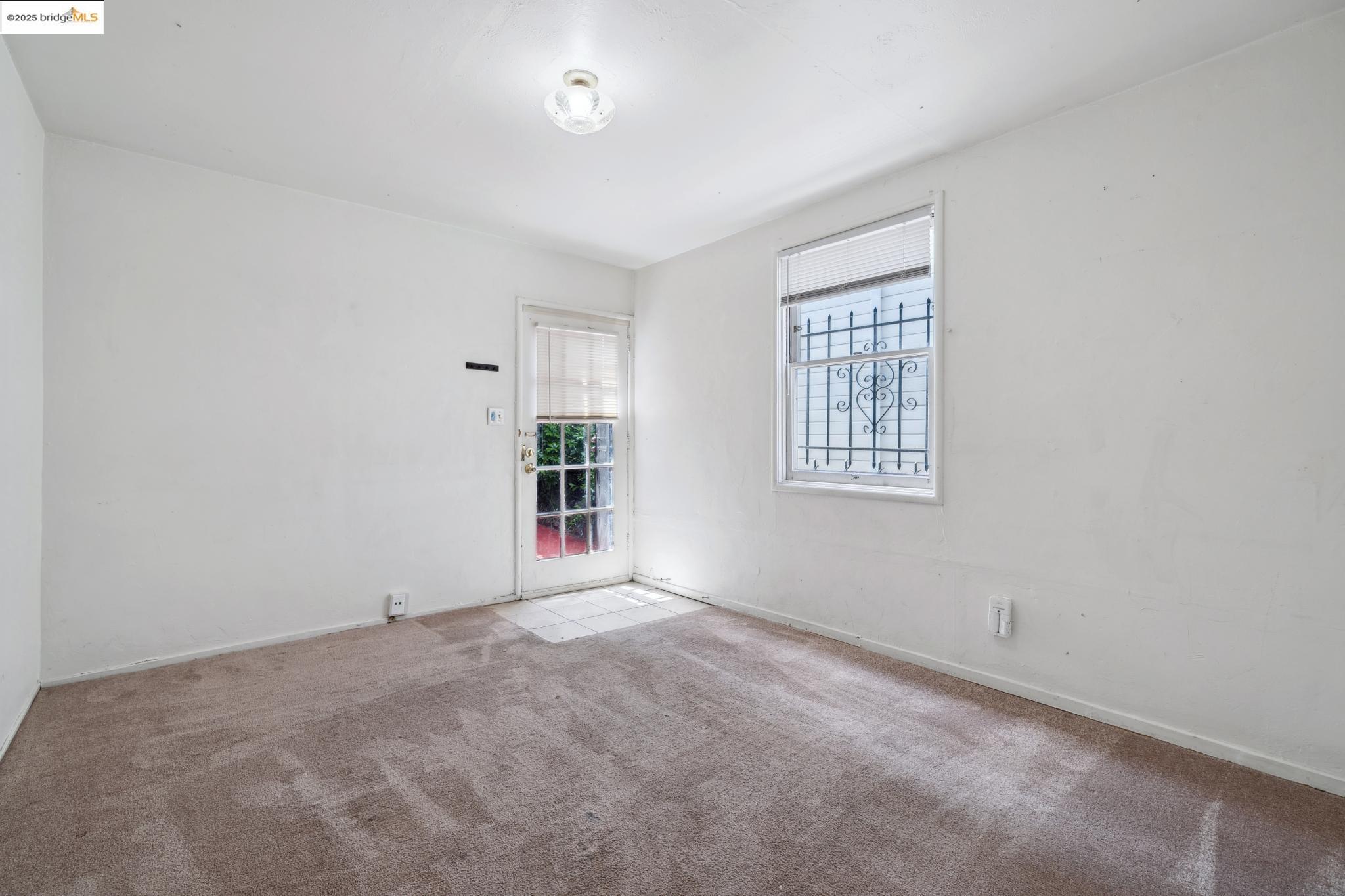 Detail Gallery Image 34 of 41 For 1408 E 15th St, Oakland,  CA 94606 - 3 Beds | 2 Baths