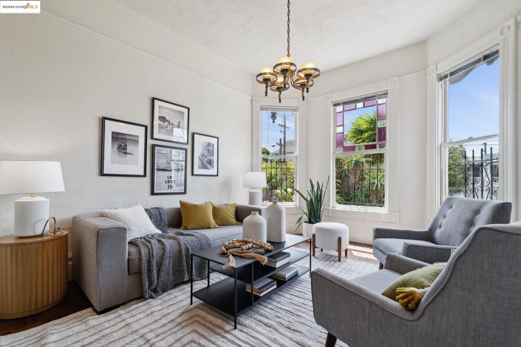 Detail Gallery Image 5 of 41 For 1408 E 15th St, Oakland,  CA 94606 - 3 Beds | 2 Baths