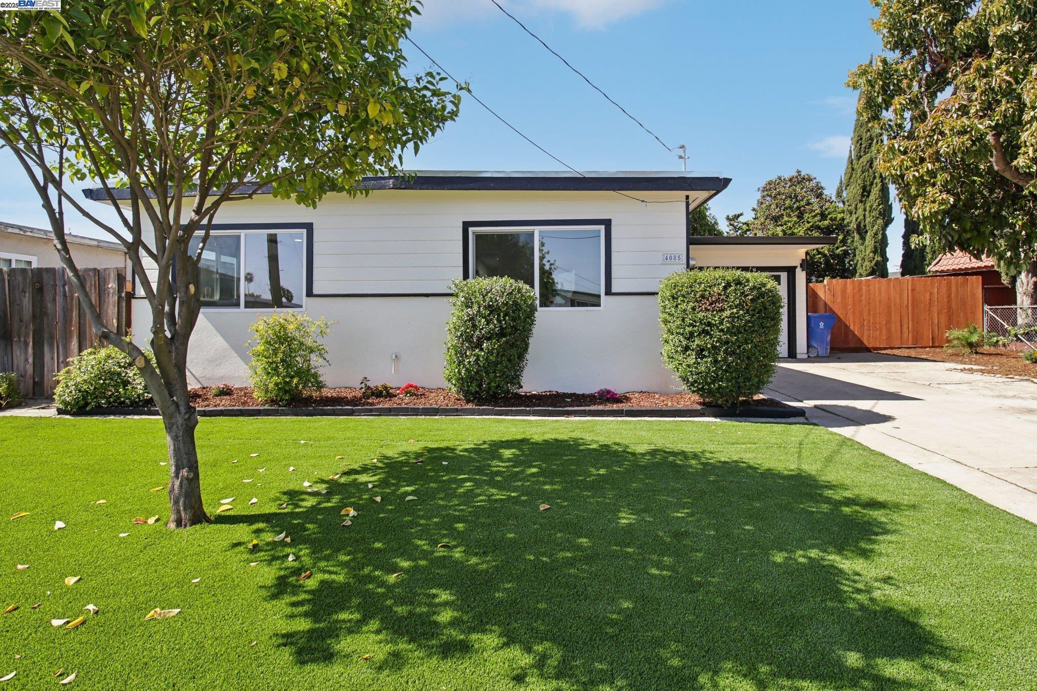 Detail Gallery Image 5 of 41 For 4085 Fairwood St., Fremont,  CA 94538 - 4 Beds | 2 Baths