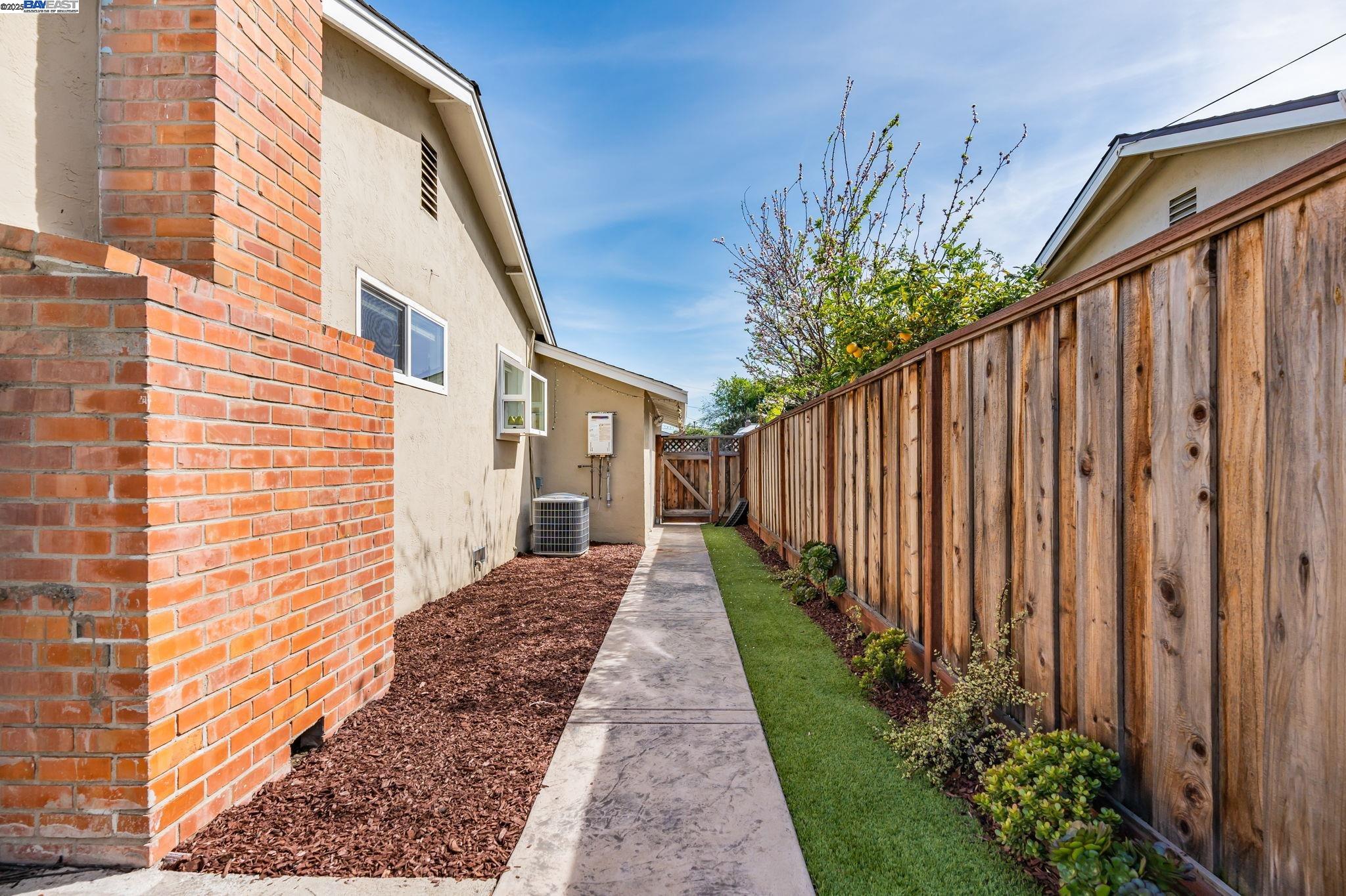 Detail Gallery Image 14 of 37 For 5682 Turban Court, Fremont,  CA 94538 - 3 Beds | 2 Baths