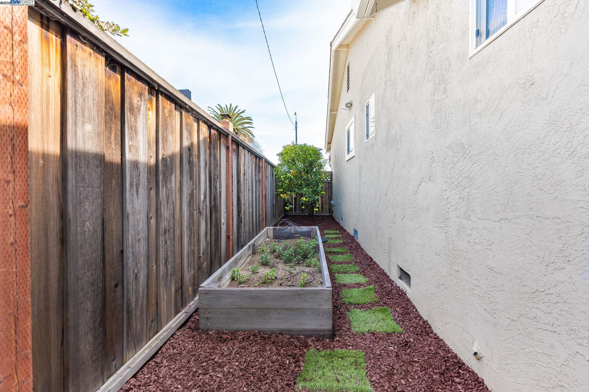 Detail Gallery Image 10 of 37 For 5682 Turban Court, Fremont,  CA 94538 - 3 Beds | 2 Baths