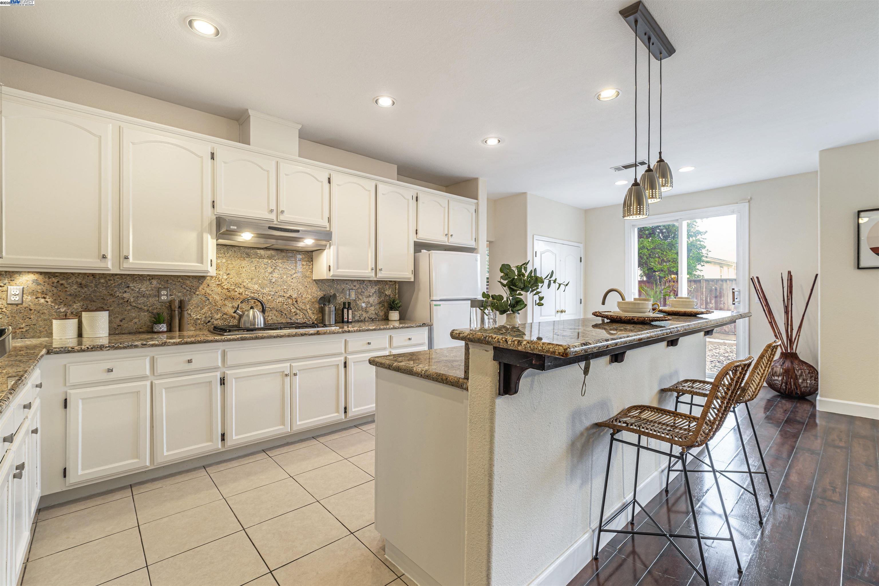 Detail Gallery Image 19 of 43 For 1348 San Lucas Dr, Pittsburg,  CA 94565 - 6 Beds | 4 Baths