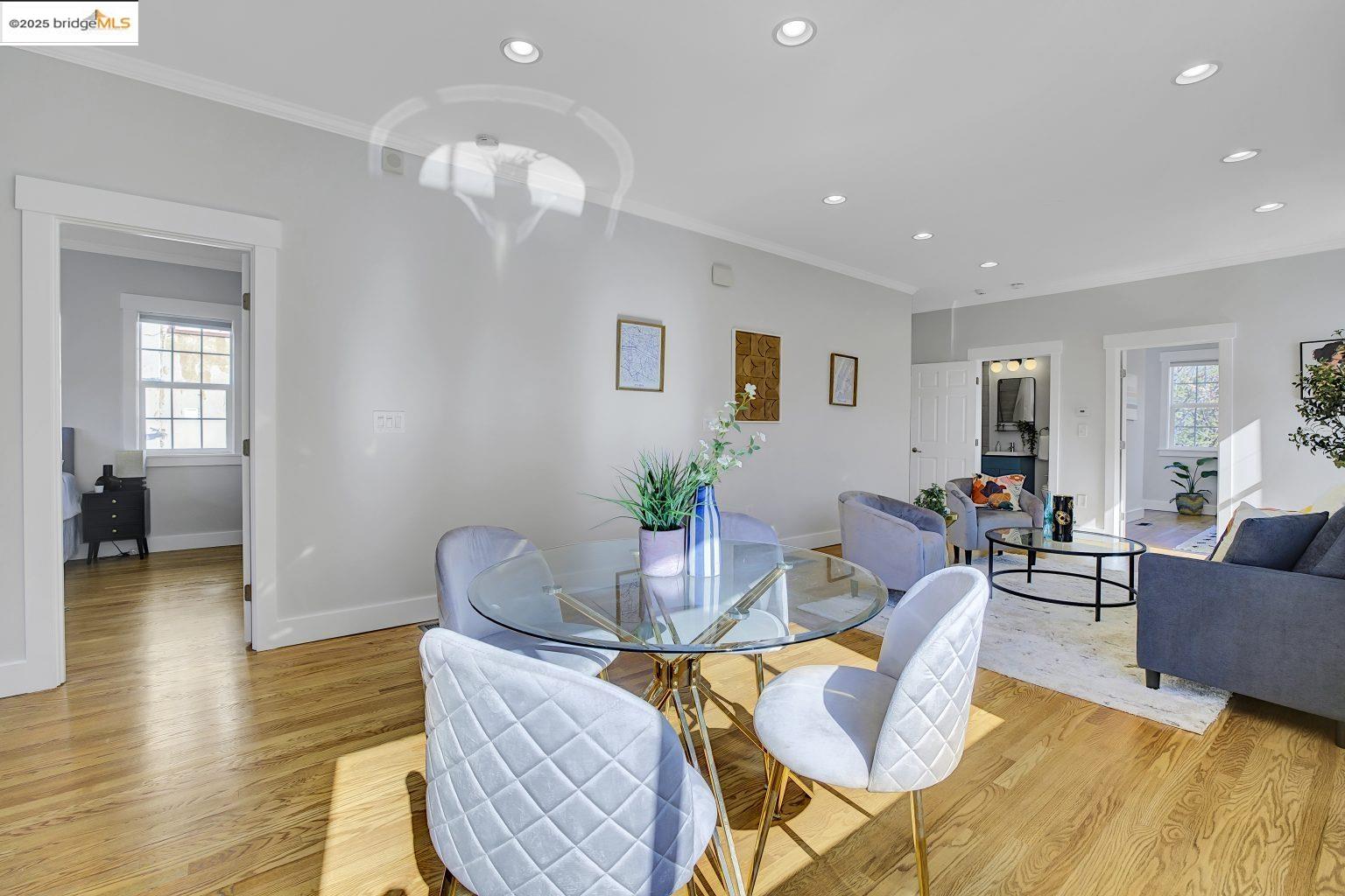 Detail Gallery Image 11 of 42 For 861 32nd St, Oakland,  CA 94608 - 3 Beds | 2 Baths