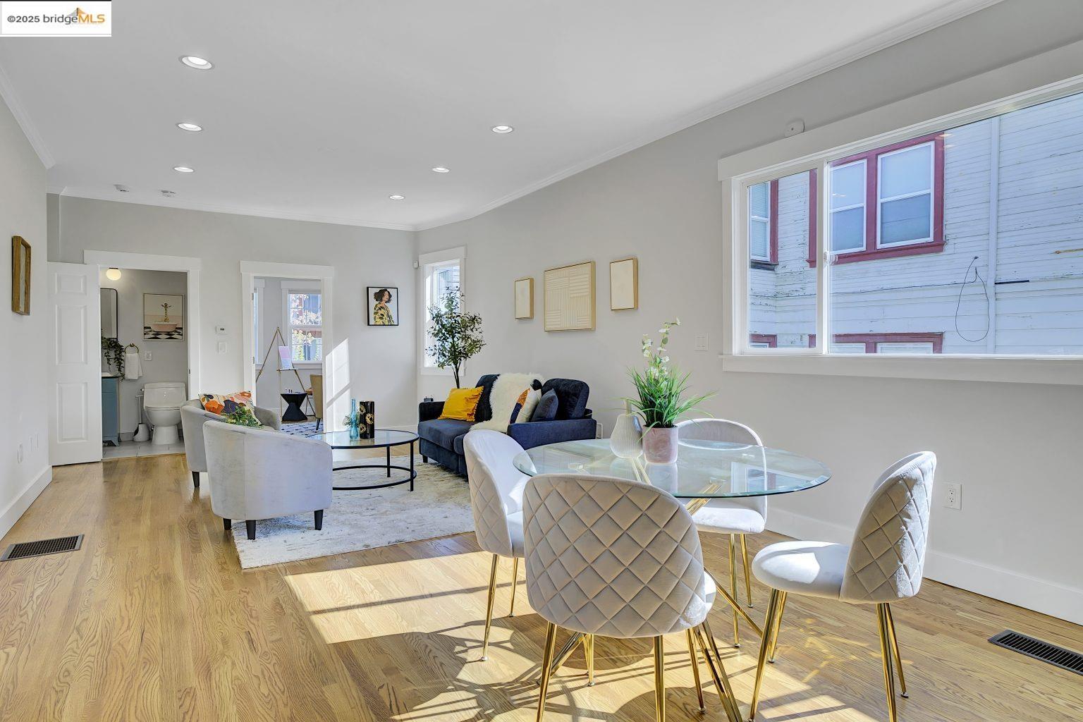 Detail Gallery Image 12 of 42 For 861 32nd St, Oakland,  CA 94608 - 3 Beds | 2 Baths