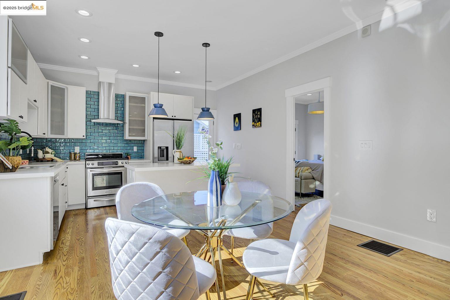 Detail Gallery Image 13 of 42 For 861 32nd St, Oakland,  CA 94608 - 3 Beds | 2 Baths