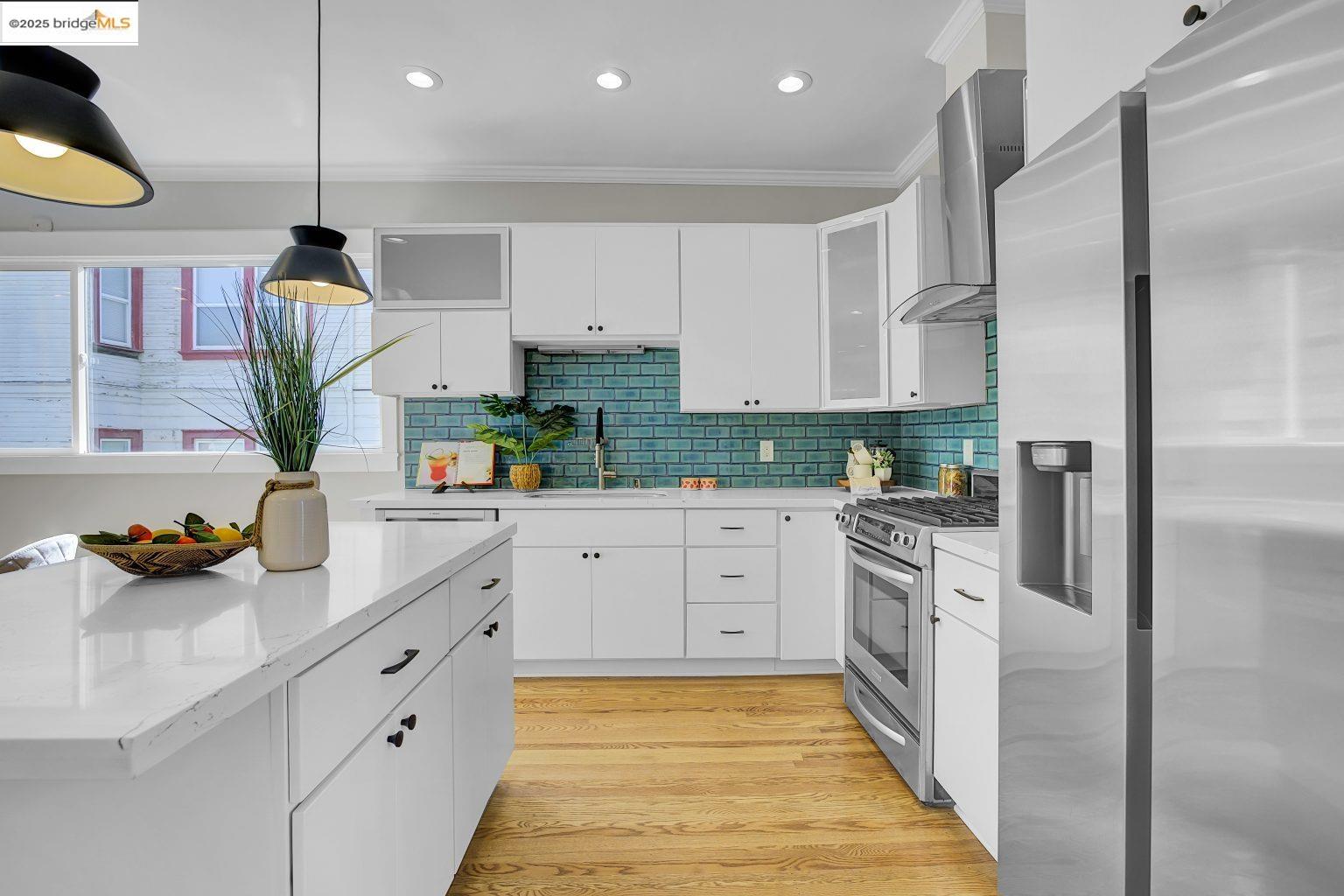 Detail Gallery Image 17 of 42 For 861 32nd St, Oakland,  CA 94608 - 3 Beds | 2 Baths
