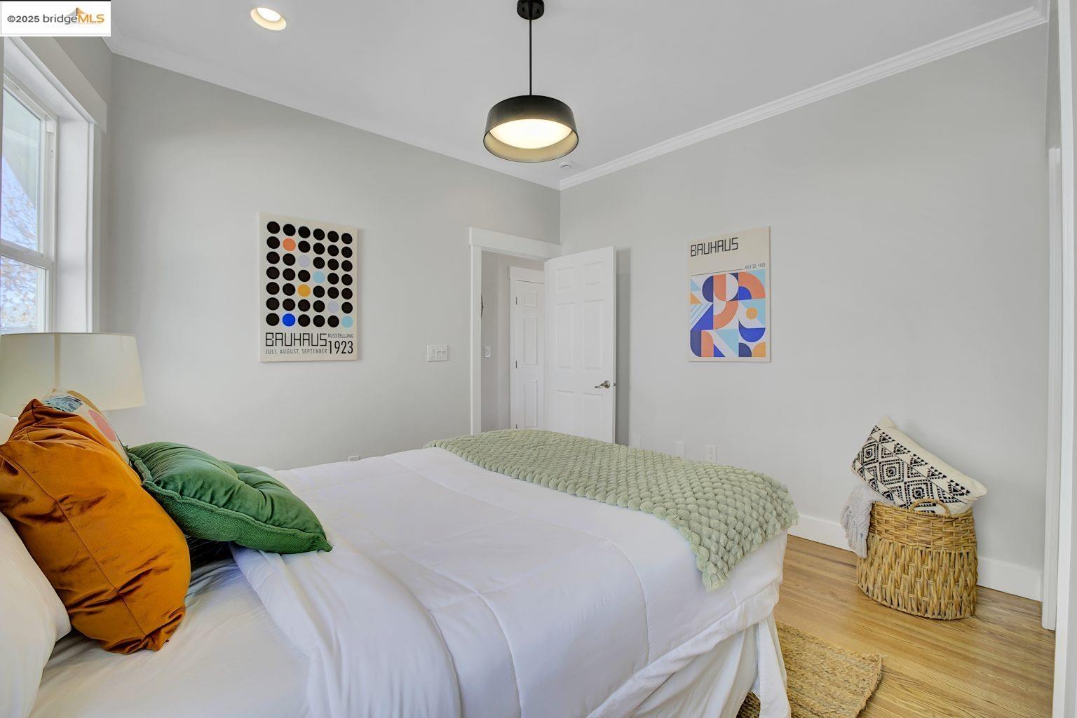 Detail Gallery Image 22 of 42 For 861 32nd St, Oakland,  CA 94608 - 3 Beds | 2 Baths