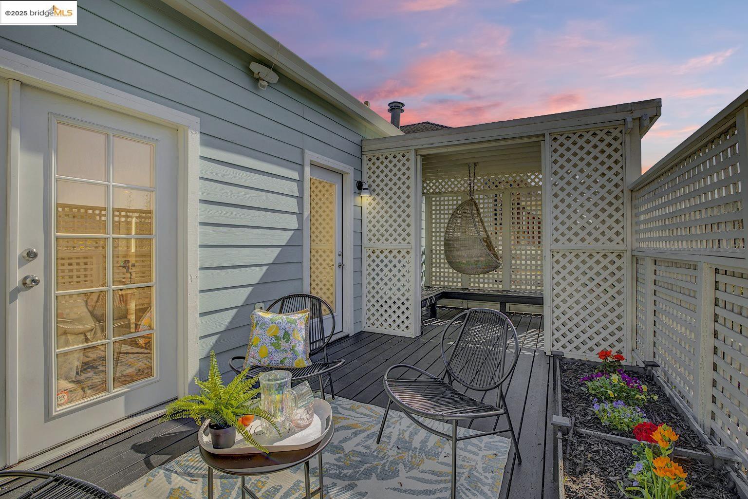 Detail Gallery Image 38 of 42 For 861 32nd St, Oakland,  CA 94608 - 3 Beds | 2 Baths