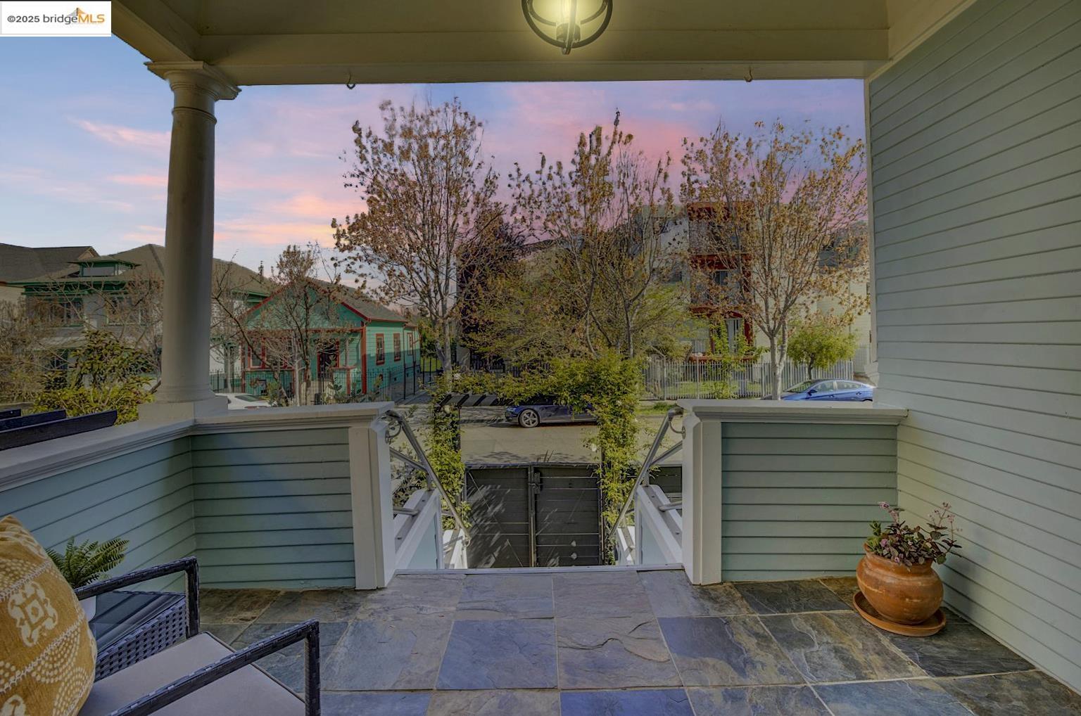 Detail Gallery Image 40 of 42 For 861 32nd St, Oakland,  CA 94608 - 3 Beds | 2 Baths