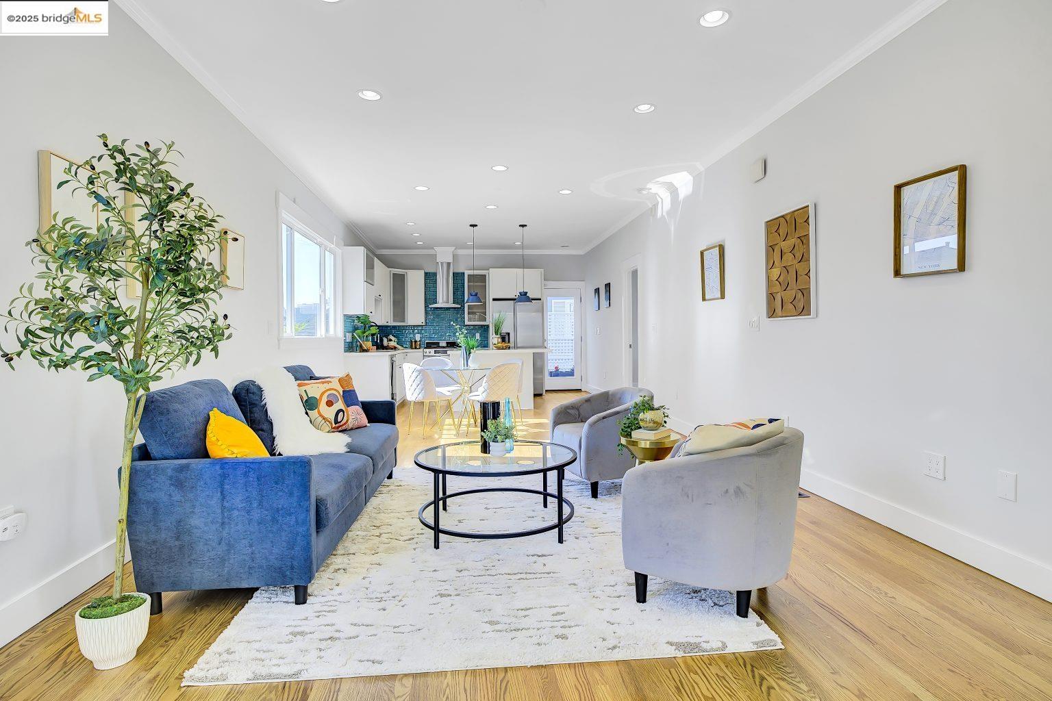 Detail Gallery Image 8 of 42 For 861 32nd St, Oakland,  CA 94608 - 3 Beds | 2 Baths