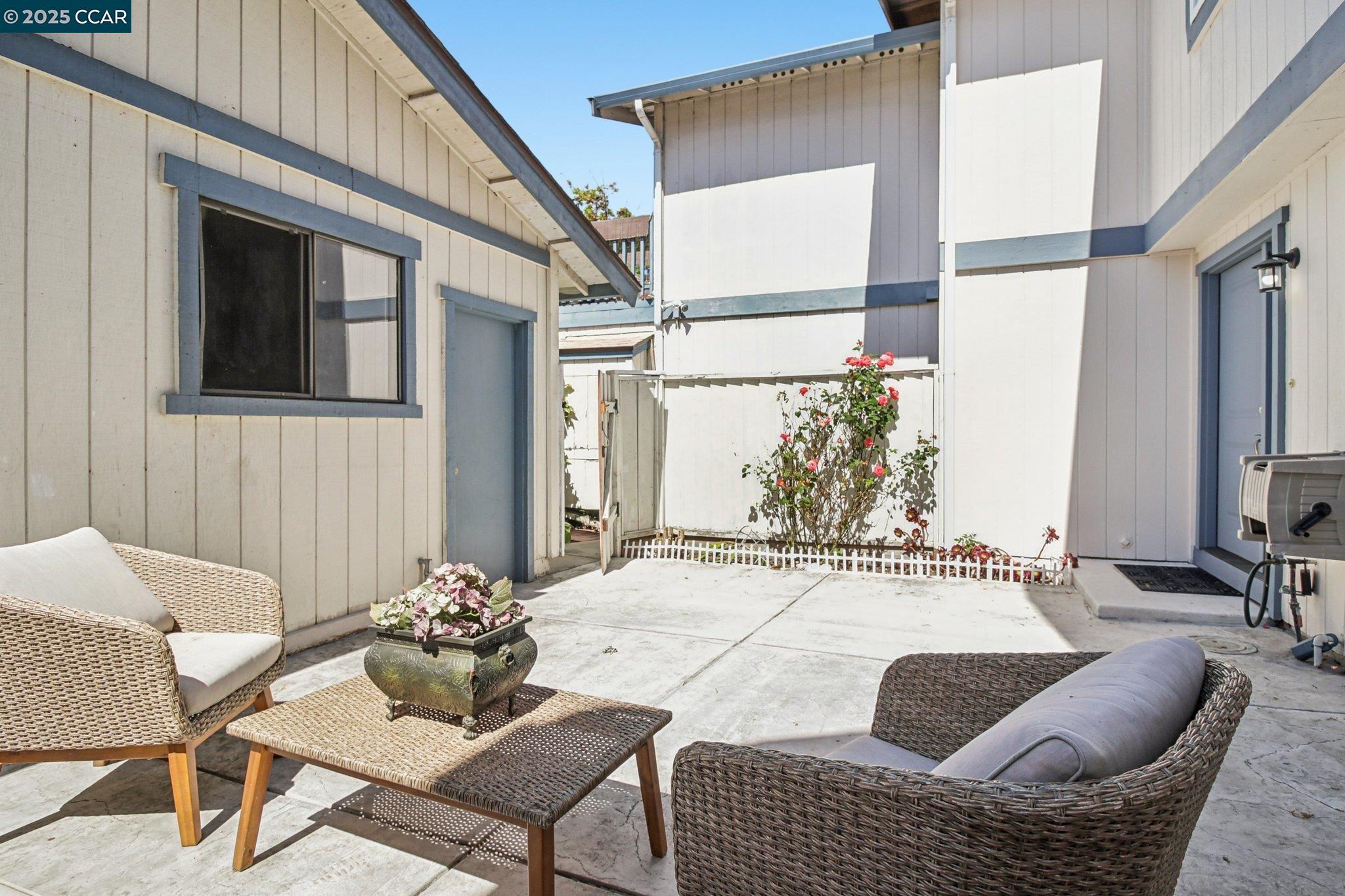 32060 Paloma Ct, Union City, California 94587, 2 Bedrooms Bedrooms, 4 Rooms Rooms,2 BathroomsBathrooms,Residential,For Sale,32060 Paloma Ct,41096657