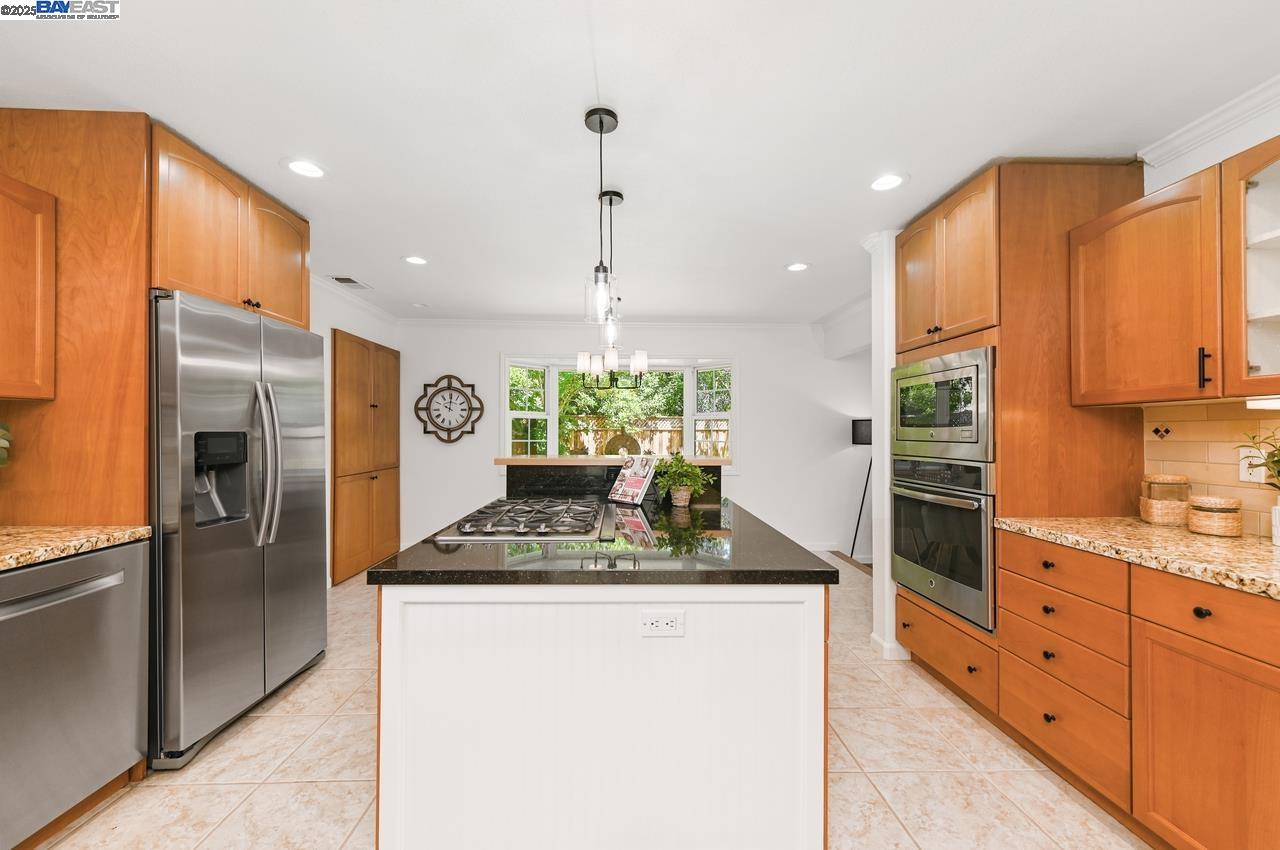 Detail Gallery Image 13 of 49 For 6701 Taffy Ct, Pleasanton,  CA 94588 - 4 Beds | 2 Baths