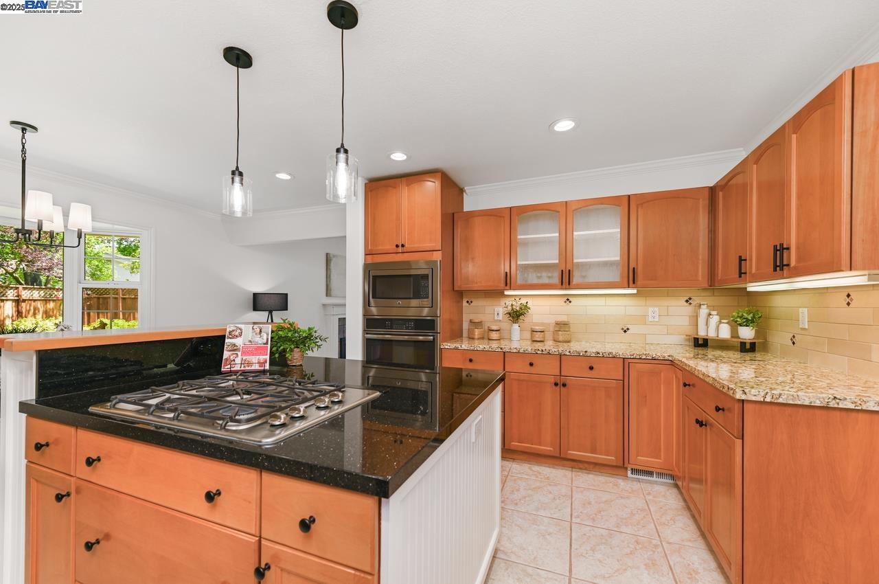 Detail Gallery Image 14 of 49 For 6701 Taffy Ct, Pleasanton,  CA 94588 - 4 Beds | 2 Baths