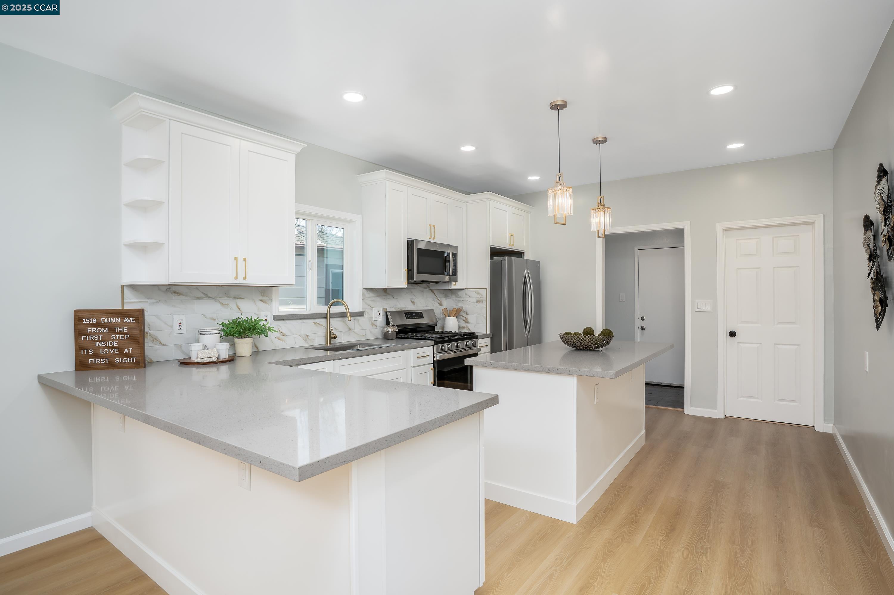 1518 Dunn Ave, Richmond, California 94801, 3 Bedrooms Bedrooms, 8 Rooms Rooms,1 BathroomBathrooms,Residential,For Sale,1518 Dunn Ave,41096662