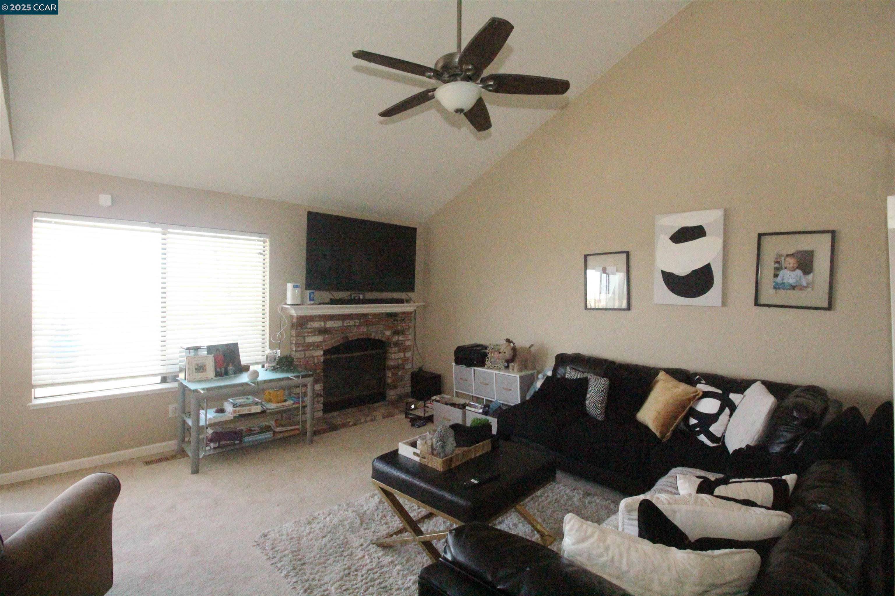 Detail Gallery Image 4 of 12 For 521 Bustos Pl., Bay Point,  CA 94565 - 3 Beds | 2/1 Baths