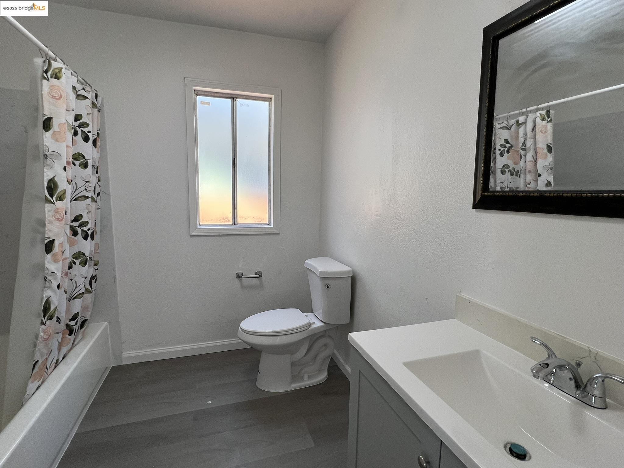 3400 64Th Avenue Pl, Oakland, California 94605, 3 Bedrooms Bedrooms, 6 Rooms Rooms,1 BathroomBathrooms,Residential,For Sale,3400 64Th Avenue Pl,41096670