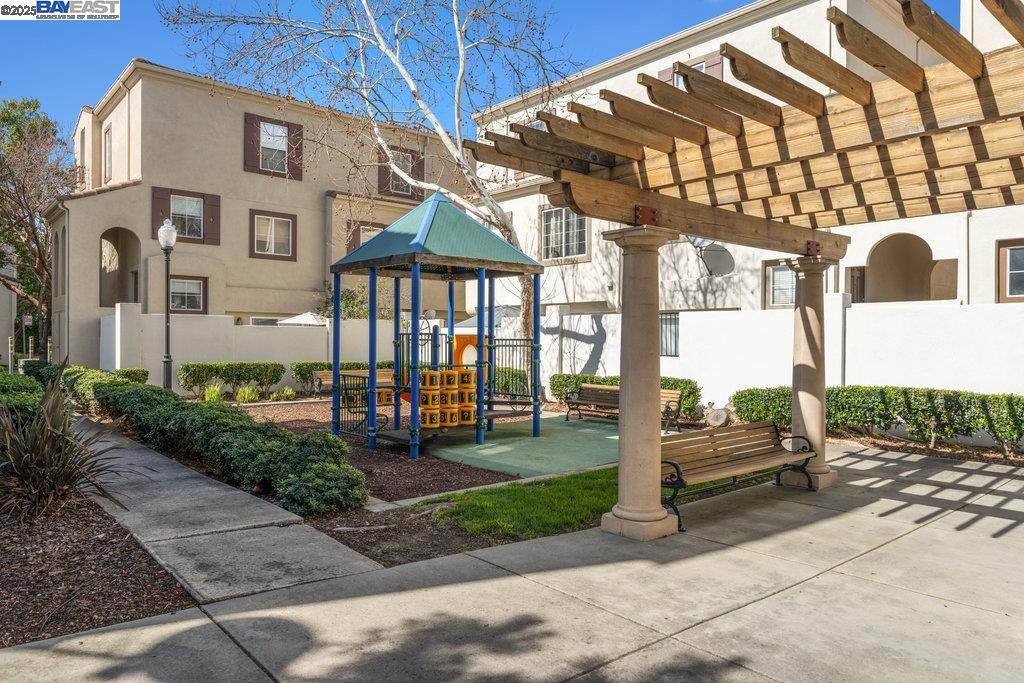 Detail Gallery Image 28 of 43 For 43 Rain Walk, Milpitas,  CA 95035 - 3 Beds | 2/1 Baths