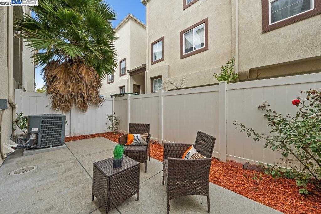 43 Rain Walk, Milpitas, California 95035, 3 Bedrooms Bedrooms, 6 Rooms Rooms,2 BathroomsBathrooms,Residential,For Sale,43 Rain Walk,41096674