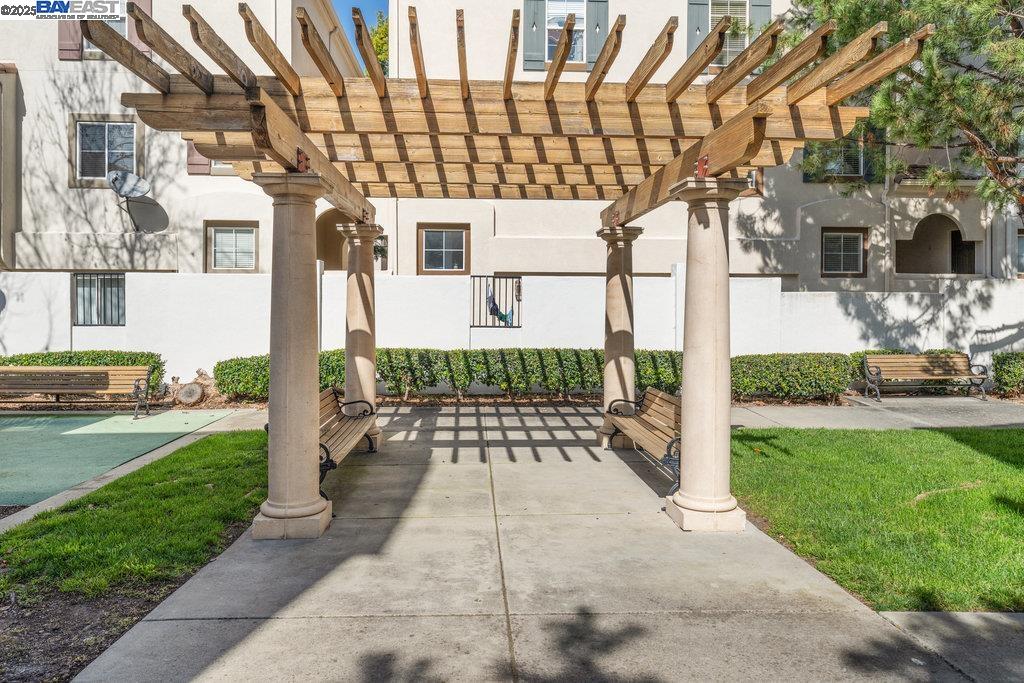 43 Rain Walk, Milpitas, California 95035, 3 Bedrooms Bedrooms, 6 Rooms Rooms,2 BathroomsBathrooms,Residential,For Sale,43 Rain Walk,41096674