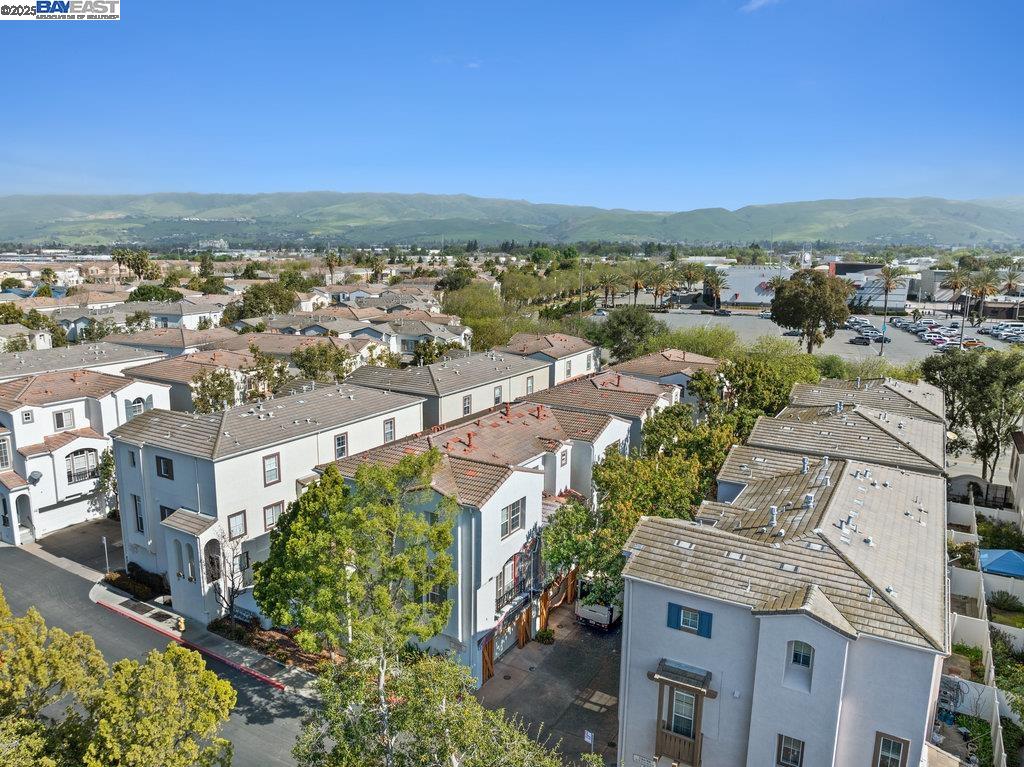 43 Rain Walk, Milpitas, California 95035, 3 Bedrooms Bedrooms, 6 Rooms Rooms,2 BathroomsBathrooms,Residential,For Sale,43 Rain Walk,41096674
