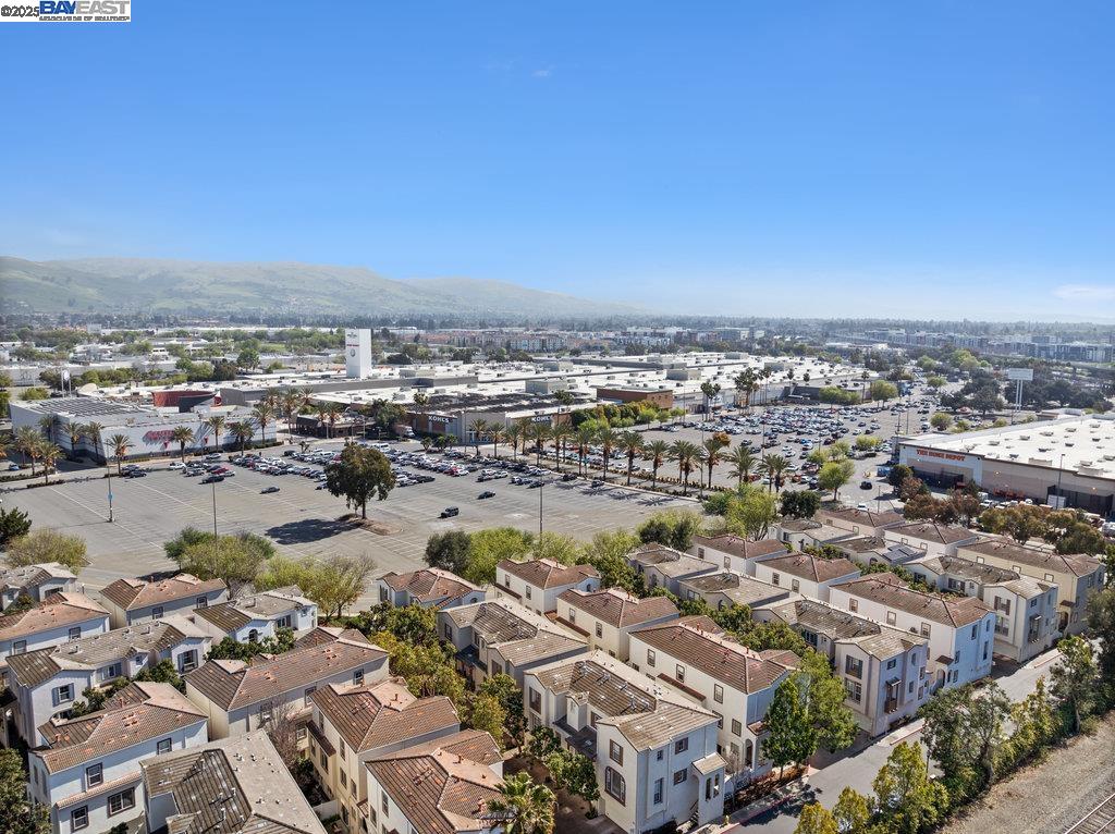 43 Rain Walk, Milpitas, California 95035, 3 Bedrooms Bedrooms, 6 Rooms Rooms,2 BathroomsBathrooms,Residential,For Sale,43 Rain Walk,41096674