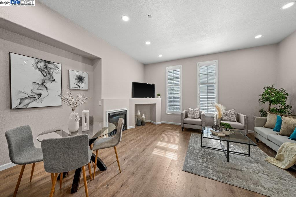 43 Rain Walk, Milpitas, California 95035, 3 Bedrooms Bedrooms, 6 Rooms Rooms,2 BathroomsBathrooms,Residential,For Sale,43 Rain Walk,41096674