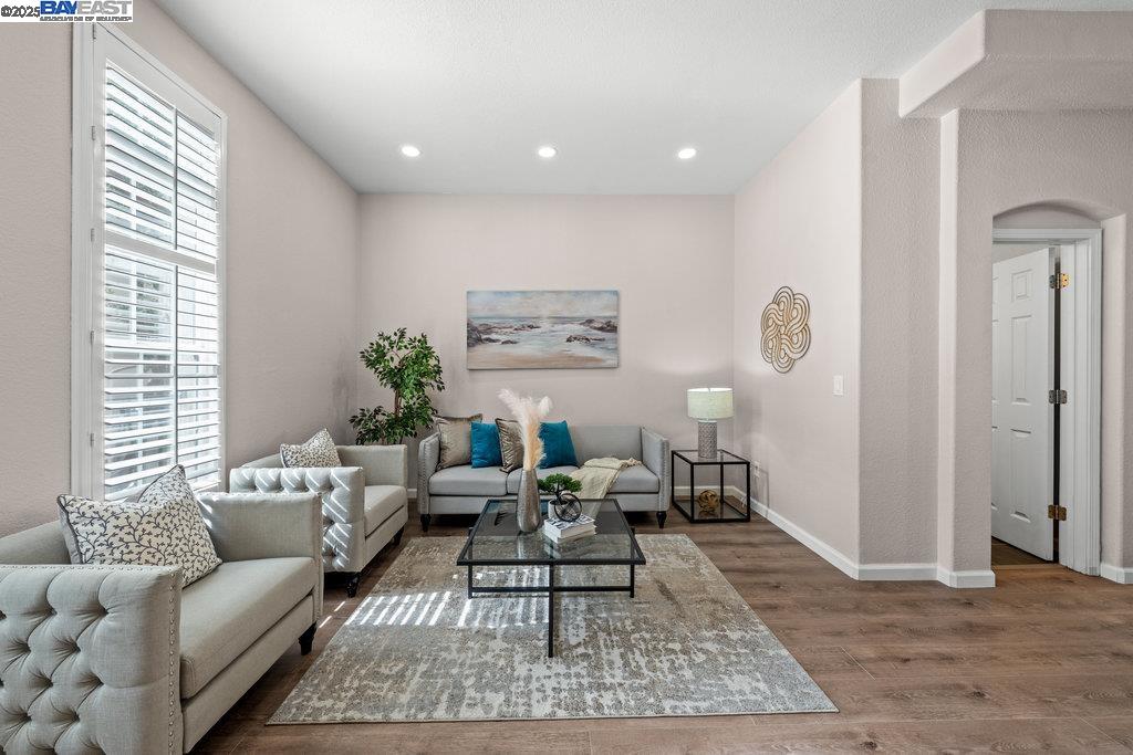 43 Rain Walk, Milpitas, California 95035, 3 Bedrooms Bedrooms, 6 Rooms Rooms,2 BathroomsBathrooms,Residential,For Sale,43 Rain Walk,41096674