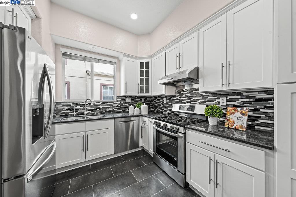 43 Rain Walk, Milpitas, California 95035, 3 Bedrooms Bedrooms, 6 Rooms Rooms,2 BathroomsBathrooms,Residential,For Sale,43 Rain Walk,41096674
