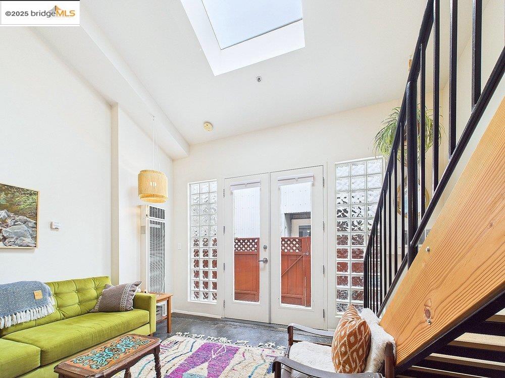 Detail Gallery Image 12 of 29 For 3116 Adeline St #111,  Oakland,  CA 94608 - 1 Beds | 1/1 Baths