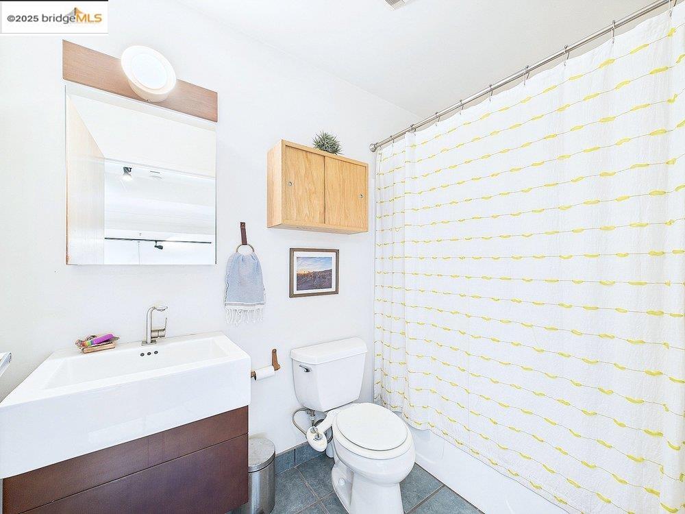 Detail Gallery Image 16 of 29 For 3116 Adeline St #111,  Oakland,  CA 94608 - 1 Beds | 1/1 Baths