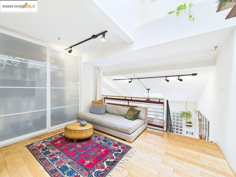 Detail Gallery Image 18 of 29 For 3116 Adeline St #111,  Oakland,  CA 94608 - 1 Beds | 1/1 Baths