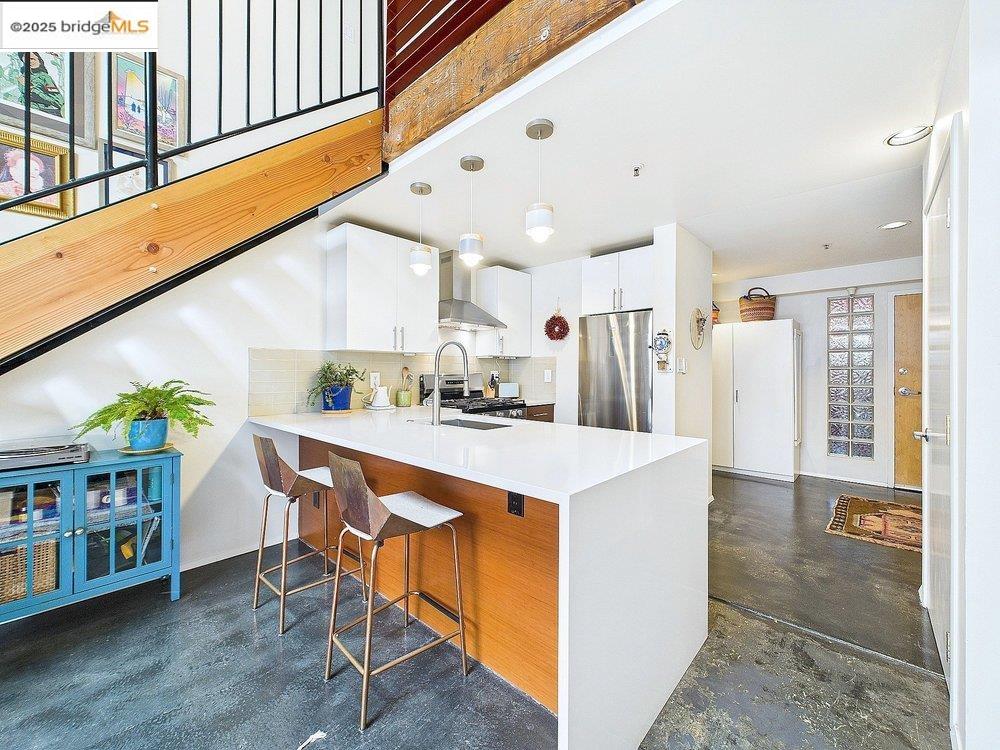 Detail Gallery Image 7 of 29 For 3116 Adeline St #111,  Oakland,  CA 94608 - 1 Beds | 1/1 Baths